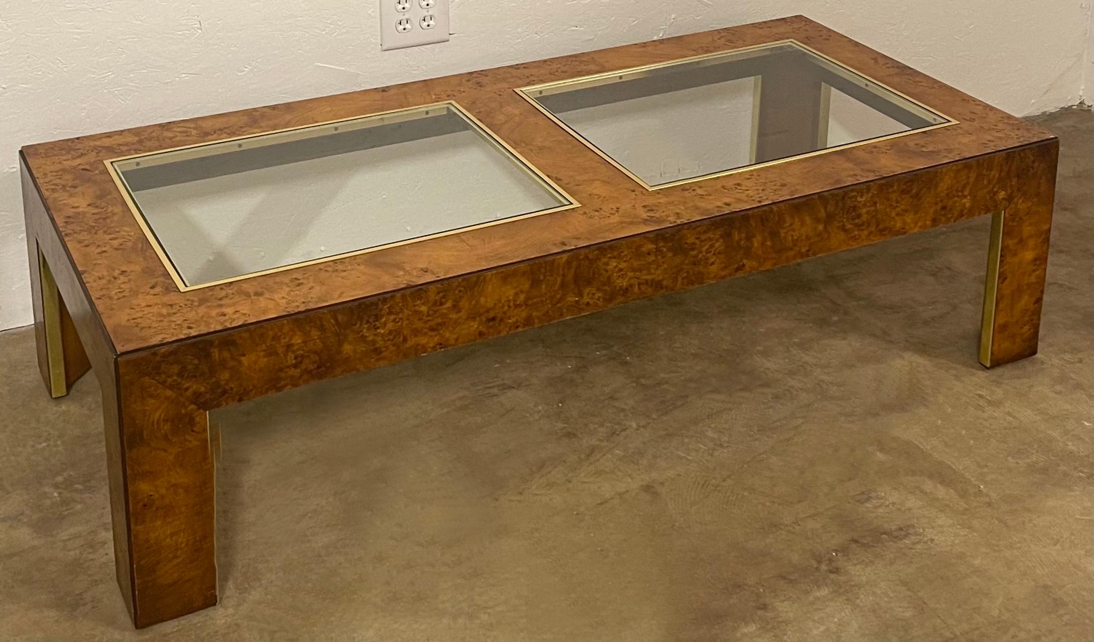 1970s Italian Modern Milo Baughman Style Burl and Brass Inlaid Coffee Table In Good Condition For Sale In Kennesaw, GA