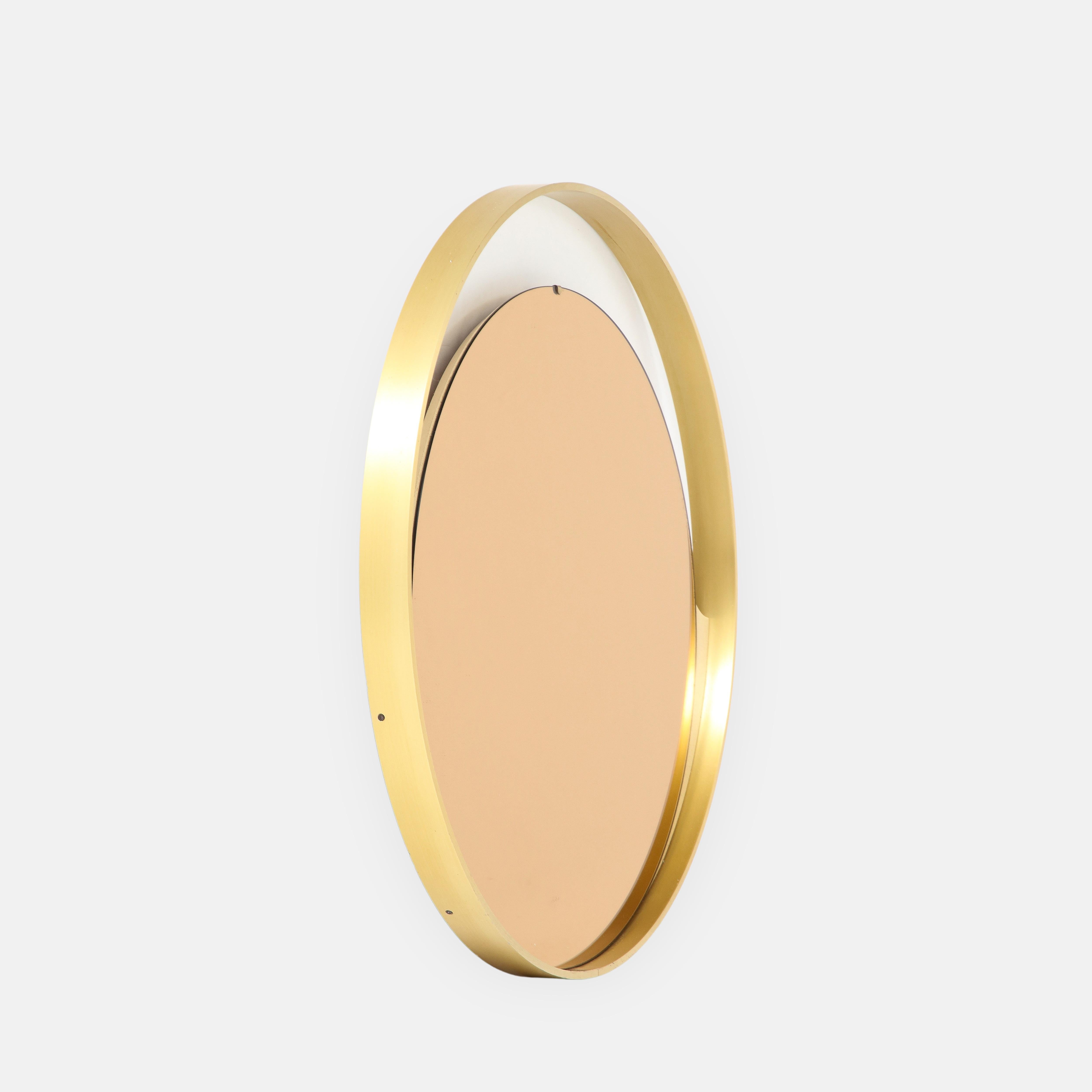 1970s Italian Modernist Brass and Rose Gold Round Mirror In Good Condition For Sale In New York, NY