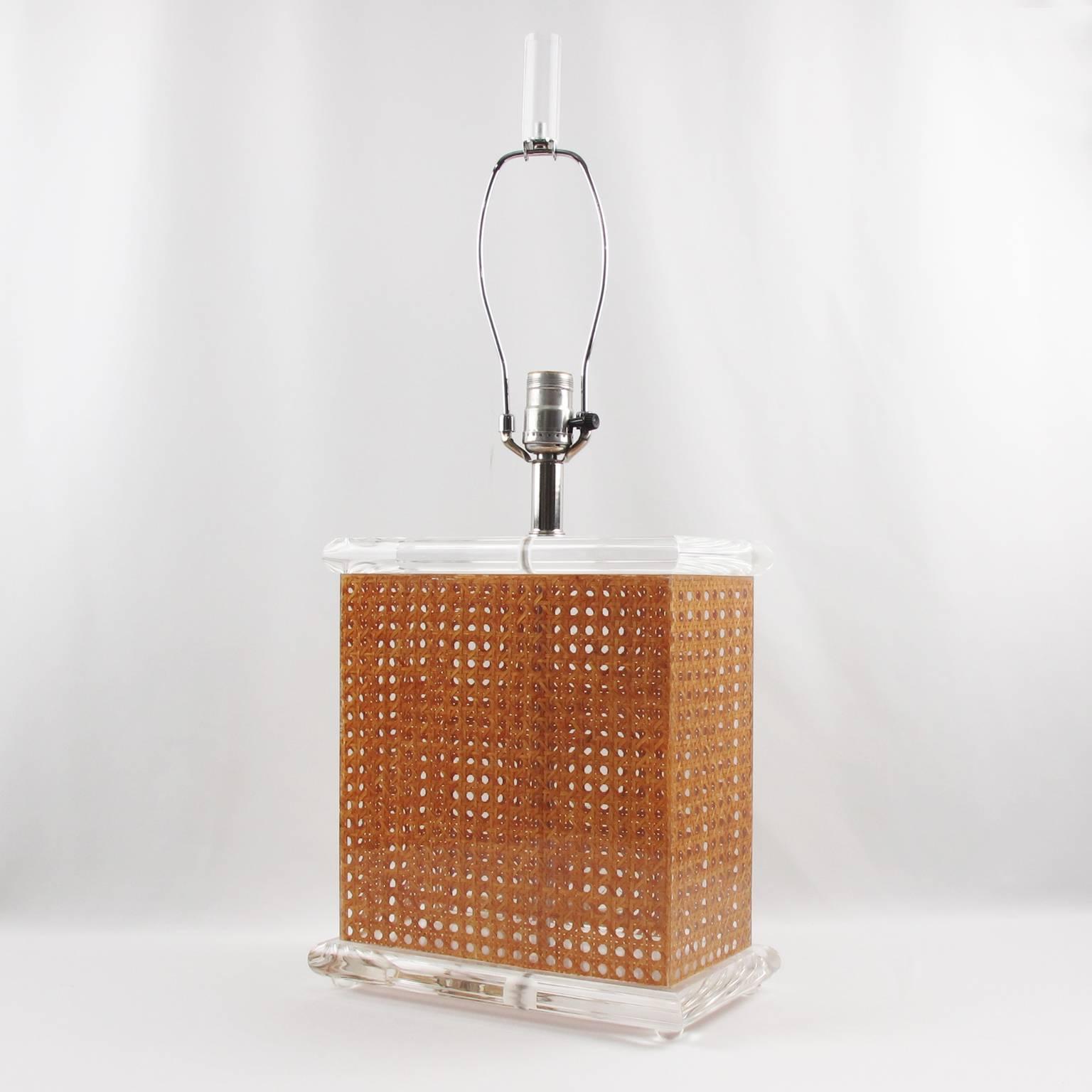 1970s Italian Modernist Lucite and Rattan Table Lamp 3