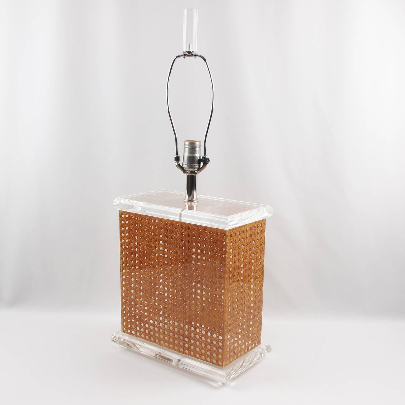 1970s Italian Modernist Lucite and Rattan Table Lamp 4
