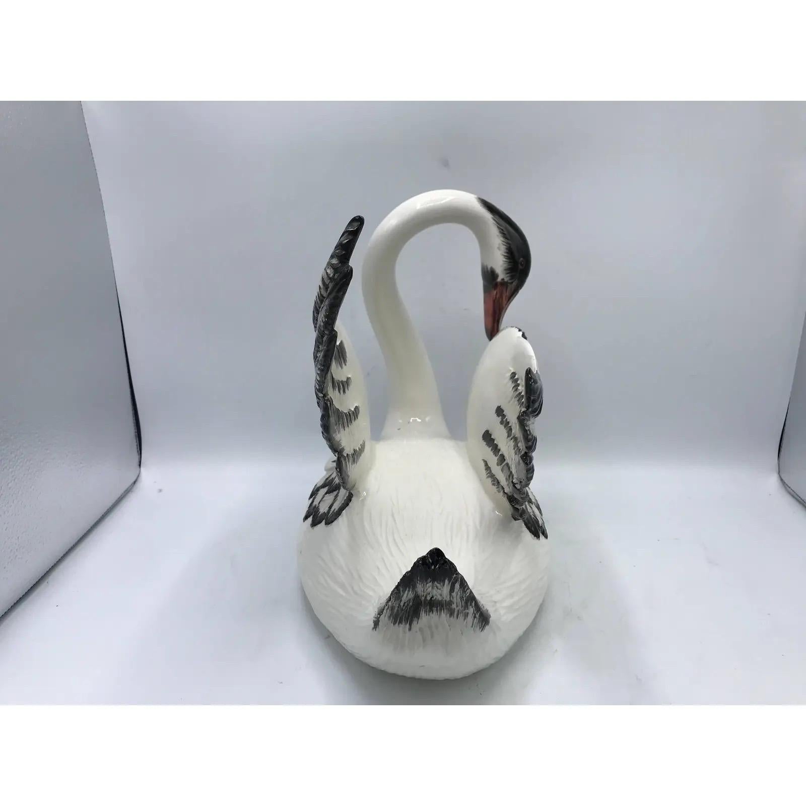 1970s Italian Mottahedeh Ceramic Swan Sculpture In Good Condition For Sale In Richmond, VA