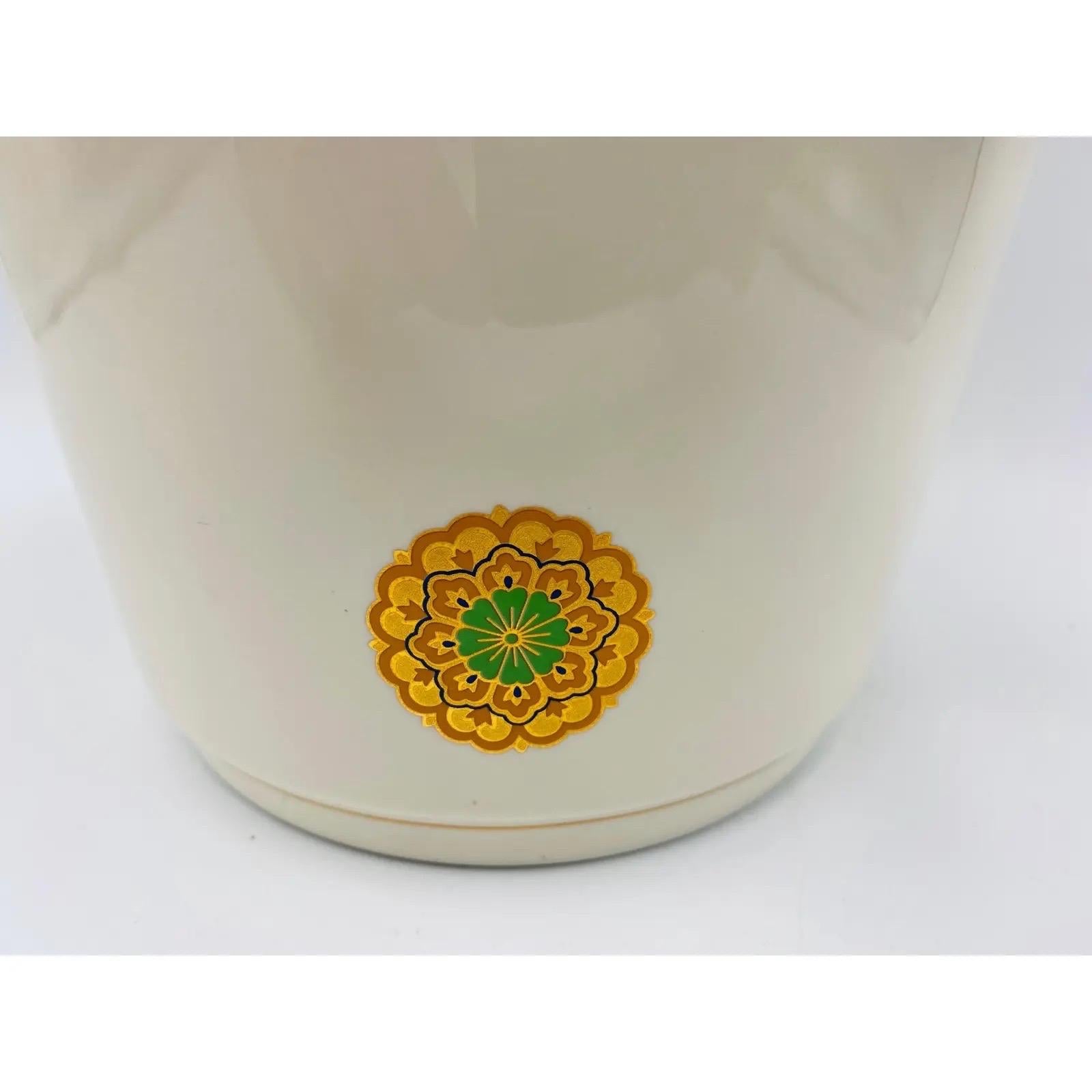 1970s Italian Mottahedeh White and Gold Chinese Medallion Champagne Bucket For Sale 1