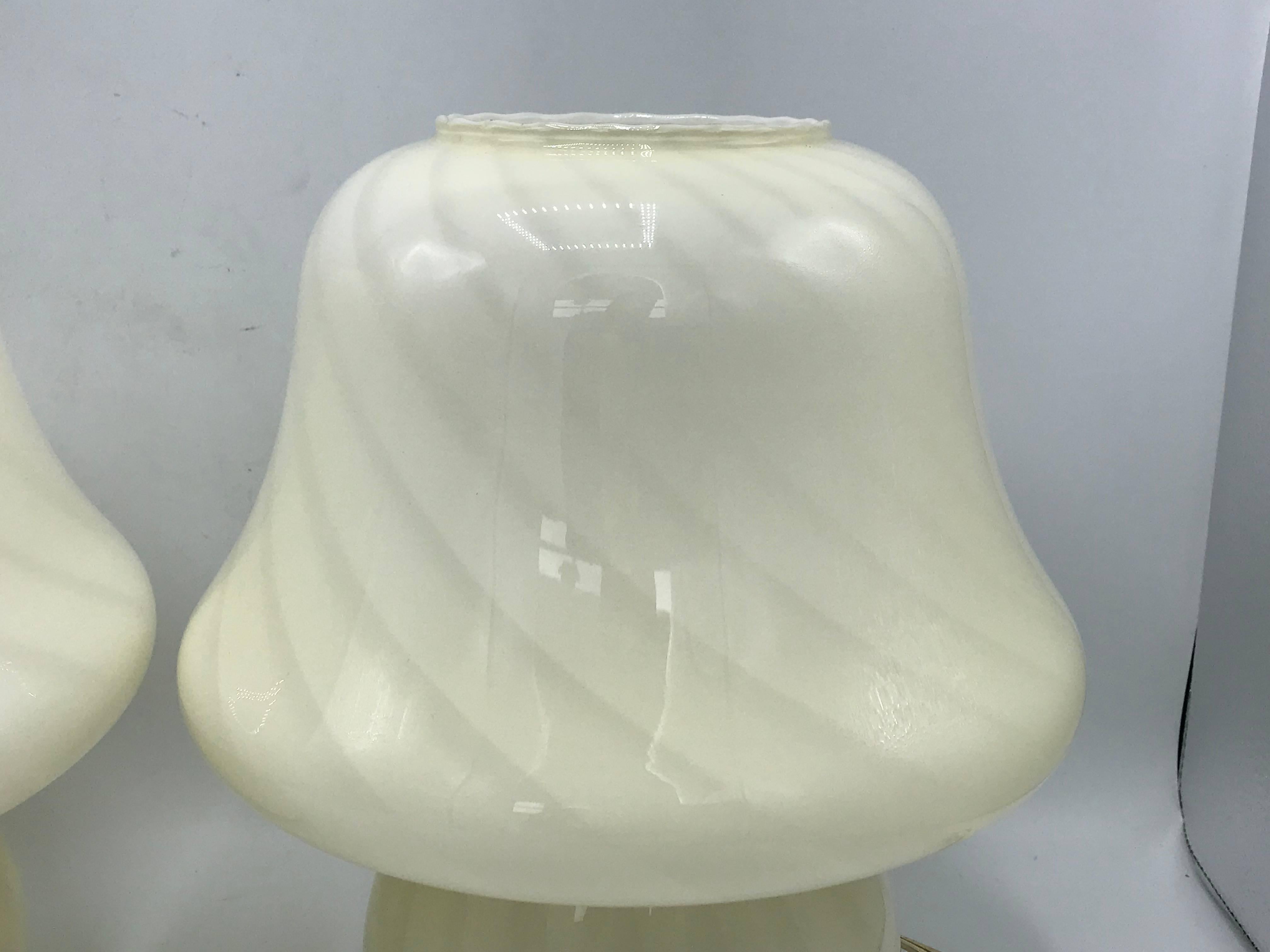 1970s Italian Murano Glass Mushroom Lamps by Vetri, Pair In Good Condition In Richmond, VA