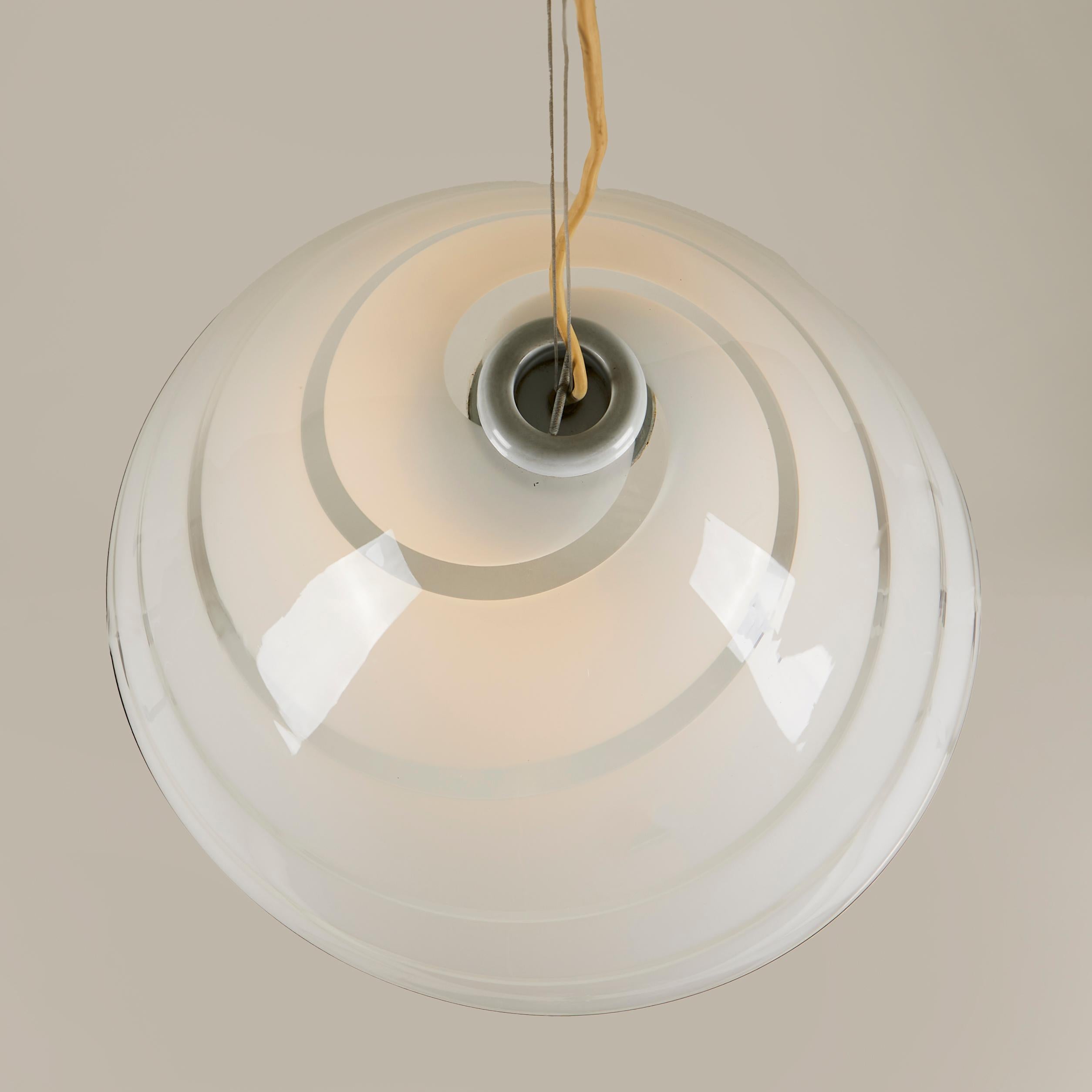 1970er Jahre Italienischer Murano-Glas-Anhänger in Kegelform (Muranoglas) im Angebot