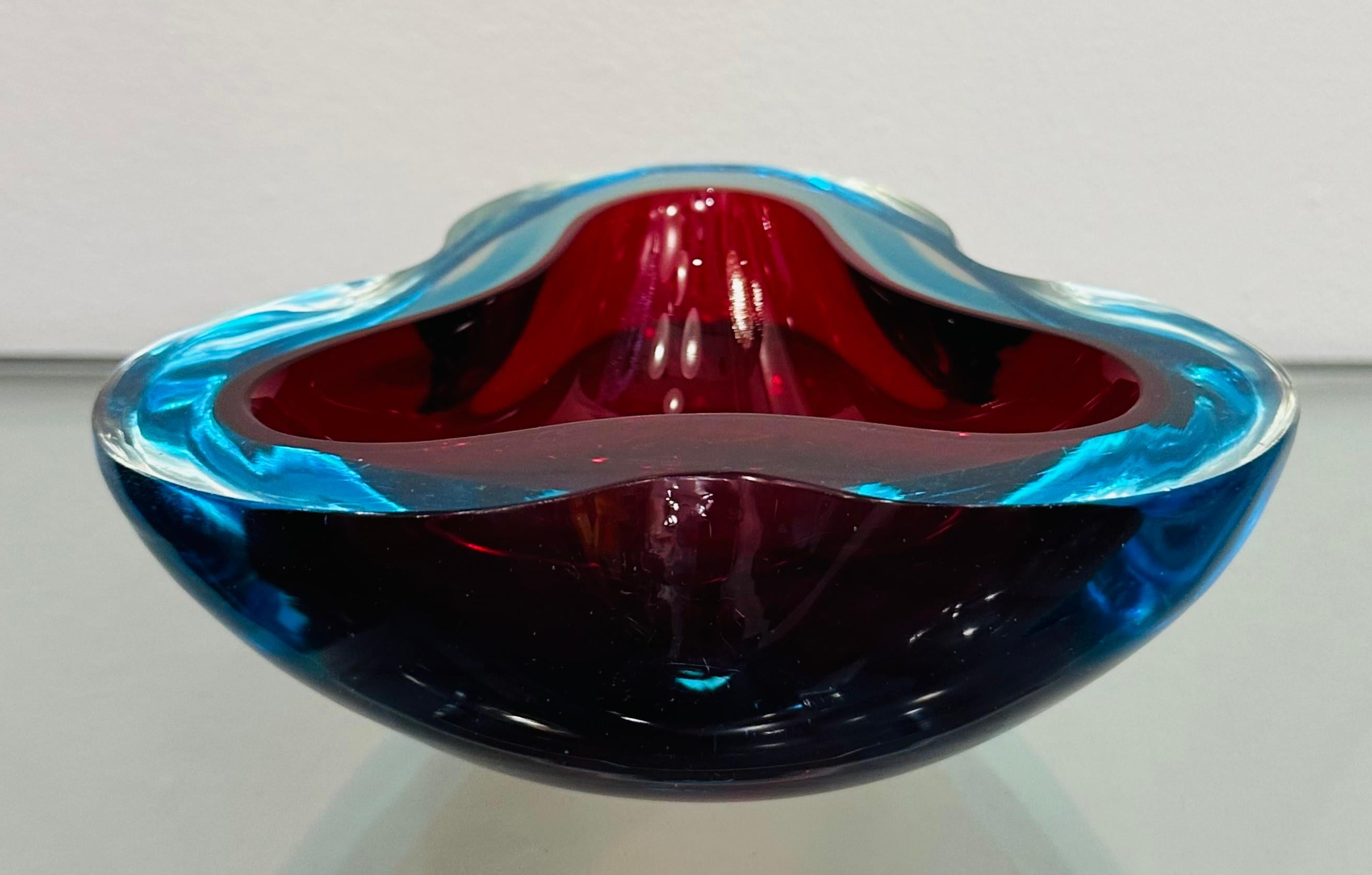 1970er Jahre Italienisch Murano Sommerso Rot Türkis & Klar Kunstglas Schüssel Schale Aschenbecher (20. Jahrhundert)