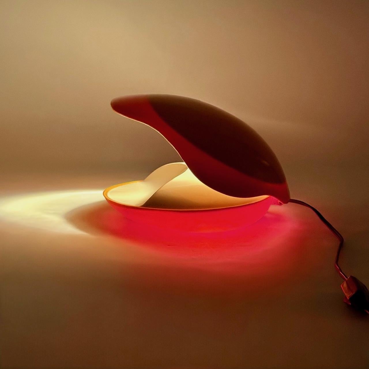 Lampada Oyster arancione italiana degli anni '70 di Gamma3, A Space Age Lighting in vendita 4