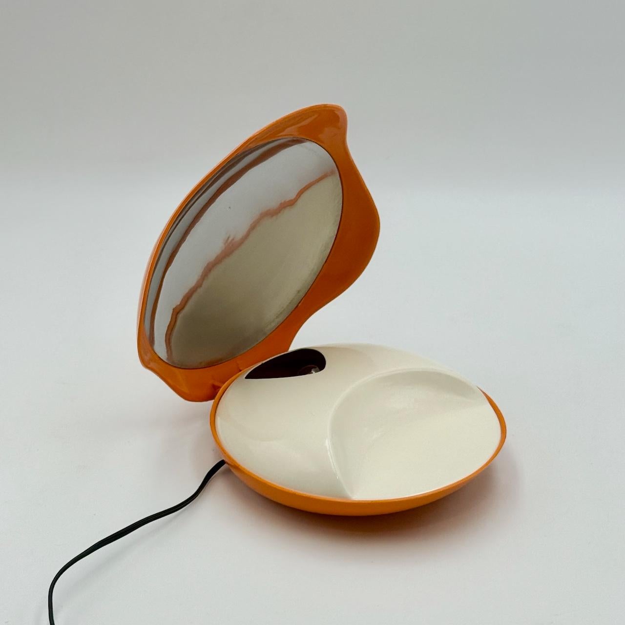 Fine XX secolo Lampada Oyster arancione italiana degli anni '70 di Gamma3, A Space Age Lighting in vendita