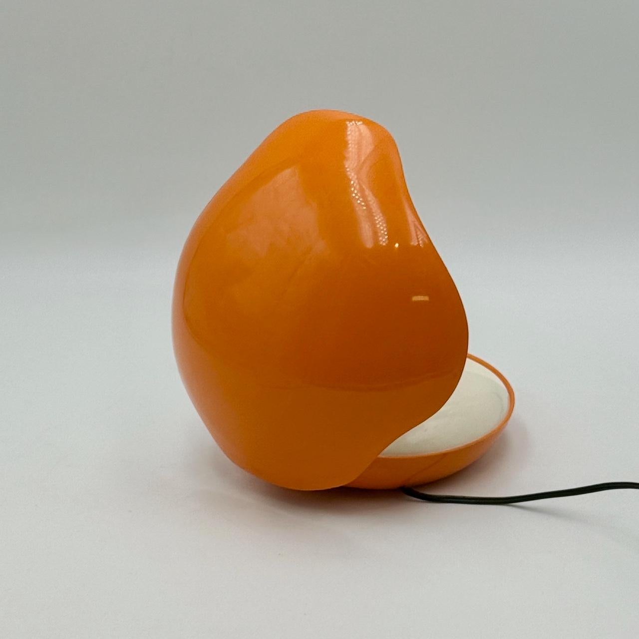 Lampada Oyster arancione italiana degli anni '70 di Gamma3, A Space Age Lighting in vendita 1