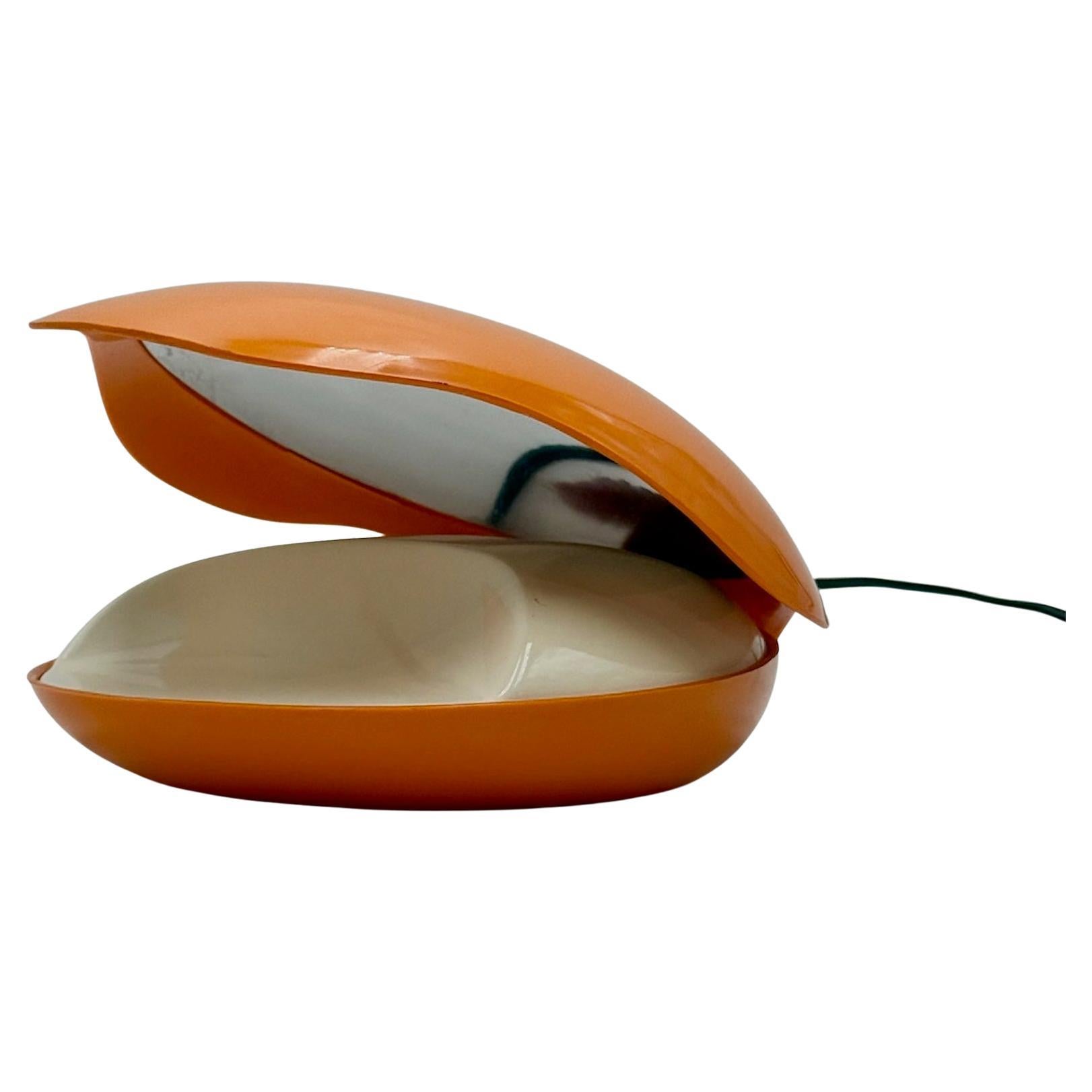 Lampada Oyster arancione italiana degli anni '70 di Gamma3, A Space Age Lighting in vendita