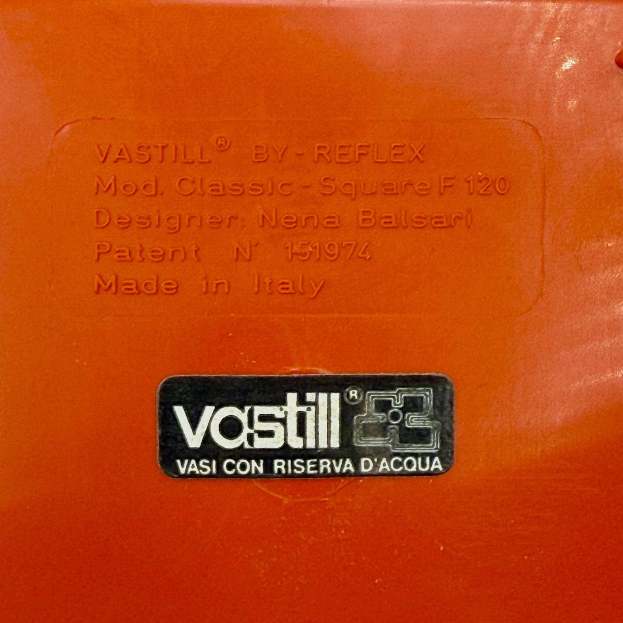 Fioriere italiane in plastica arancione degli anni '70 di Nena Balsari per Vastill in vendita 3