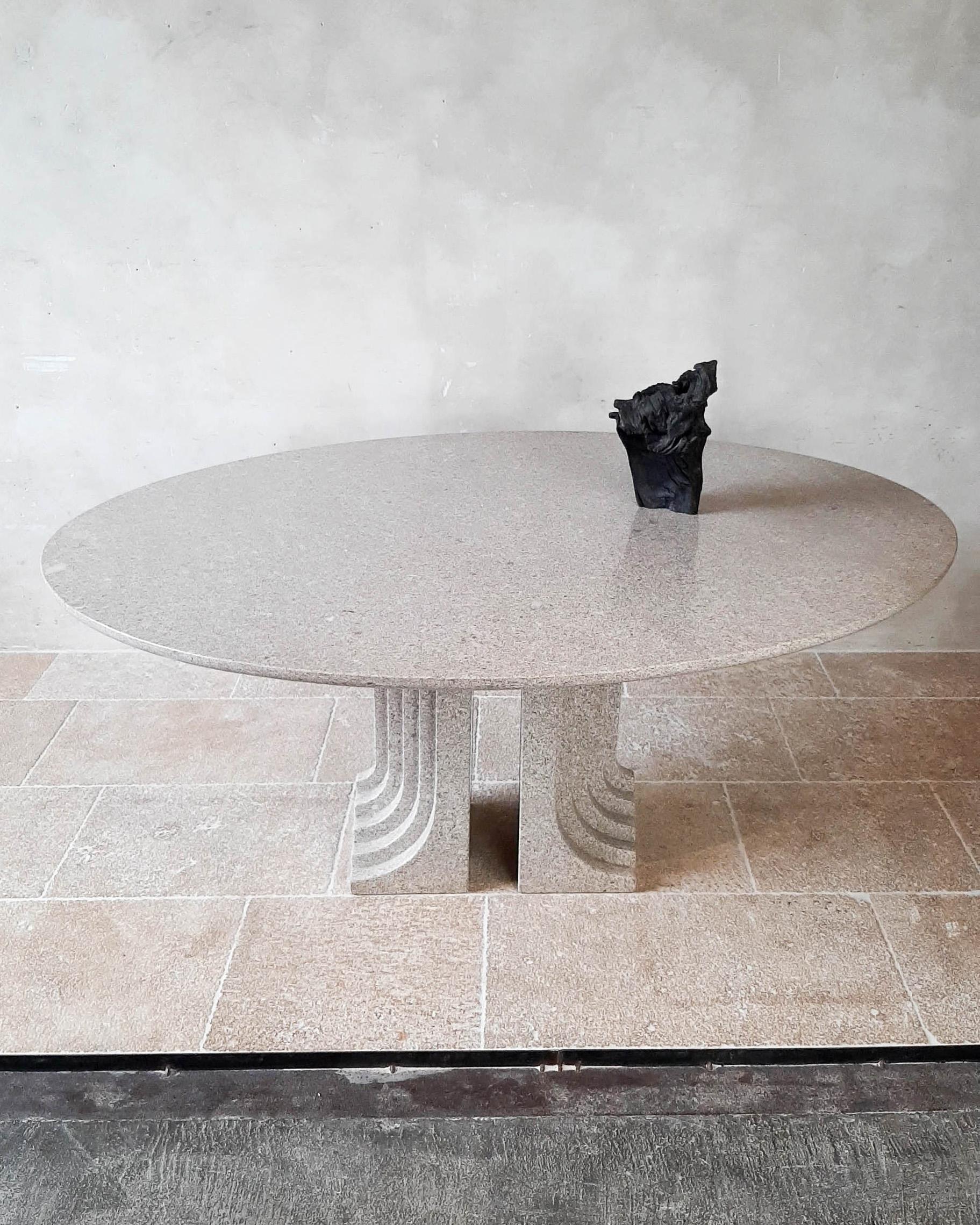 Late 20th Century 1970s Italian Oval Dining Table by Carlo Scarpa, Model Samo, in Grey Granite For Sale