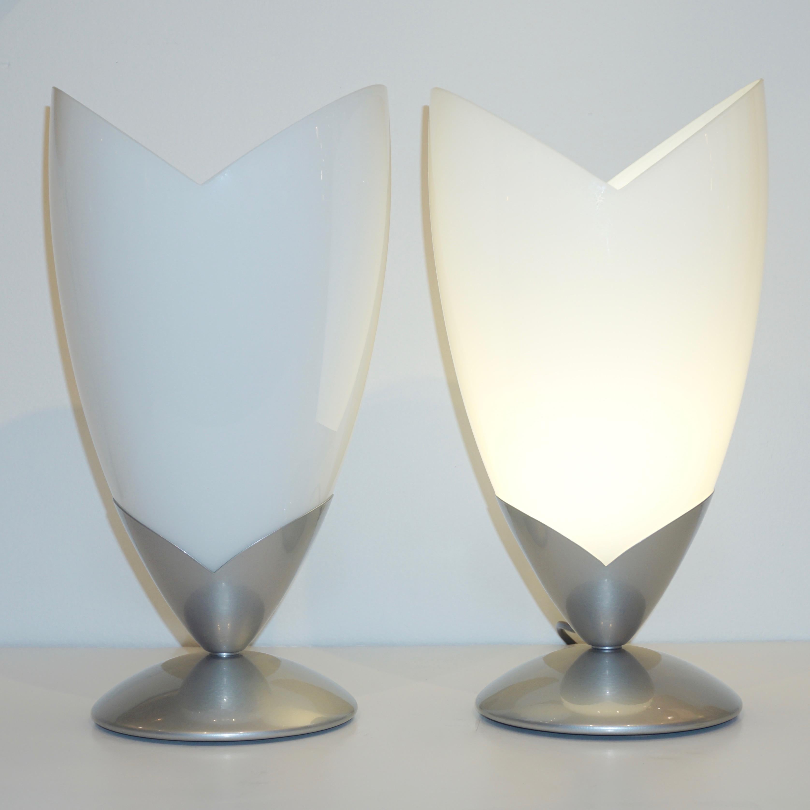 Hand-Crafted 1970s Italian Pair of Satin Nickel & White Glass Organic Tulip Lamps by Tronconi For Sale