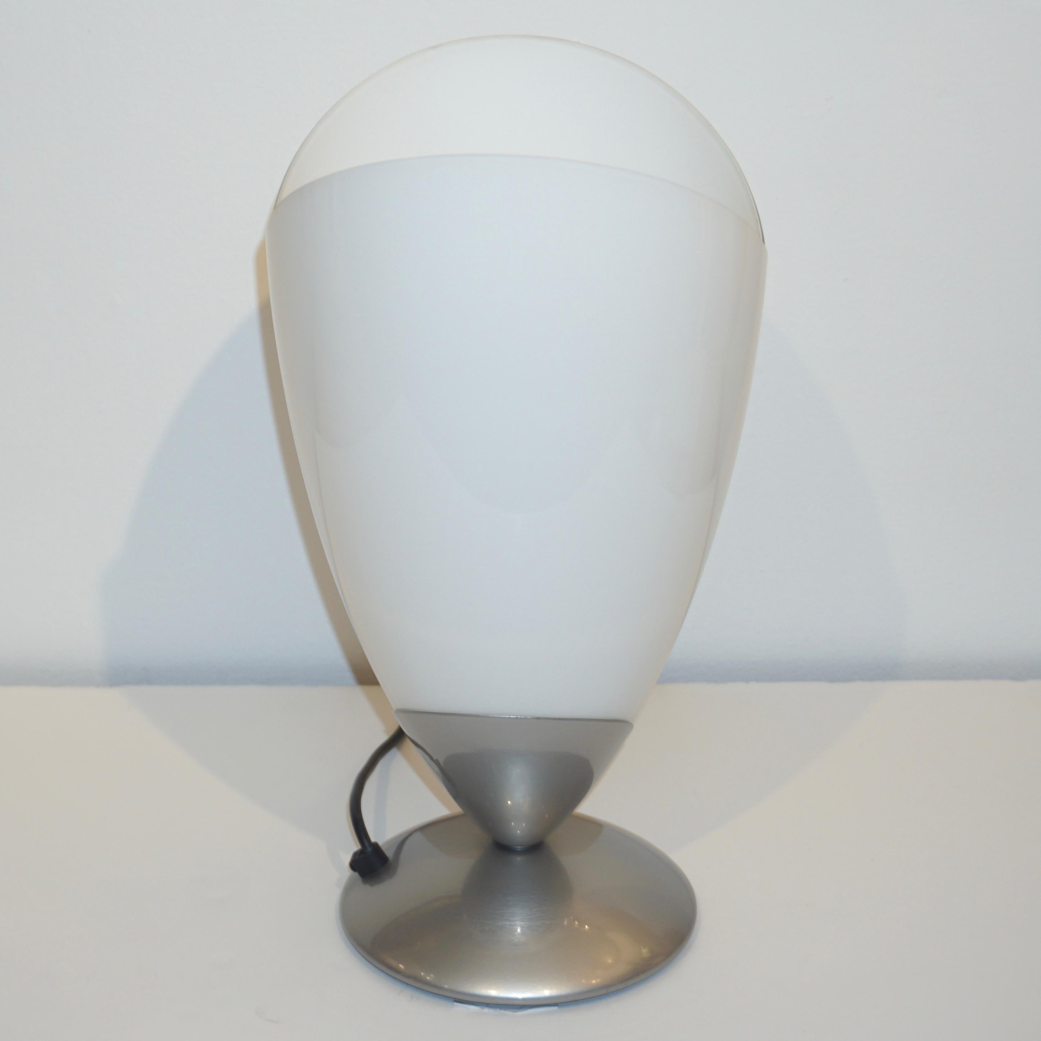 1970s Italian Pair of Satin Nickel & White Glass Organic Tulip Lamps by Tronconi For Sale 2