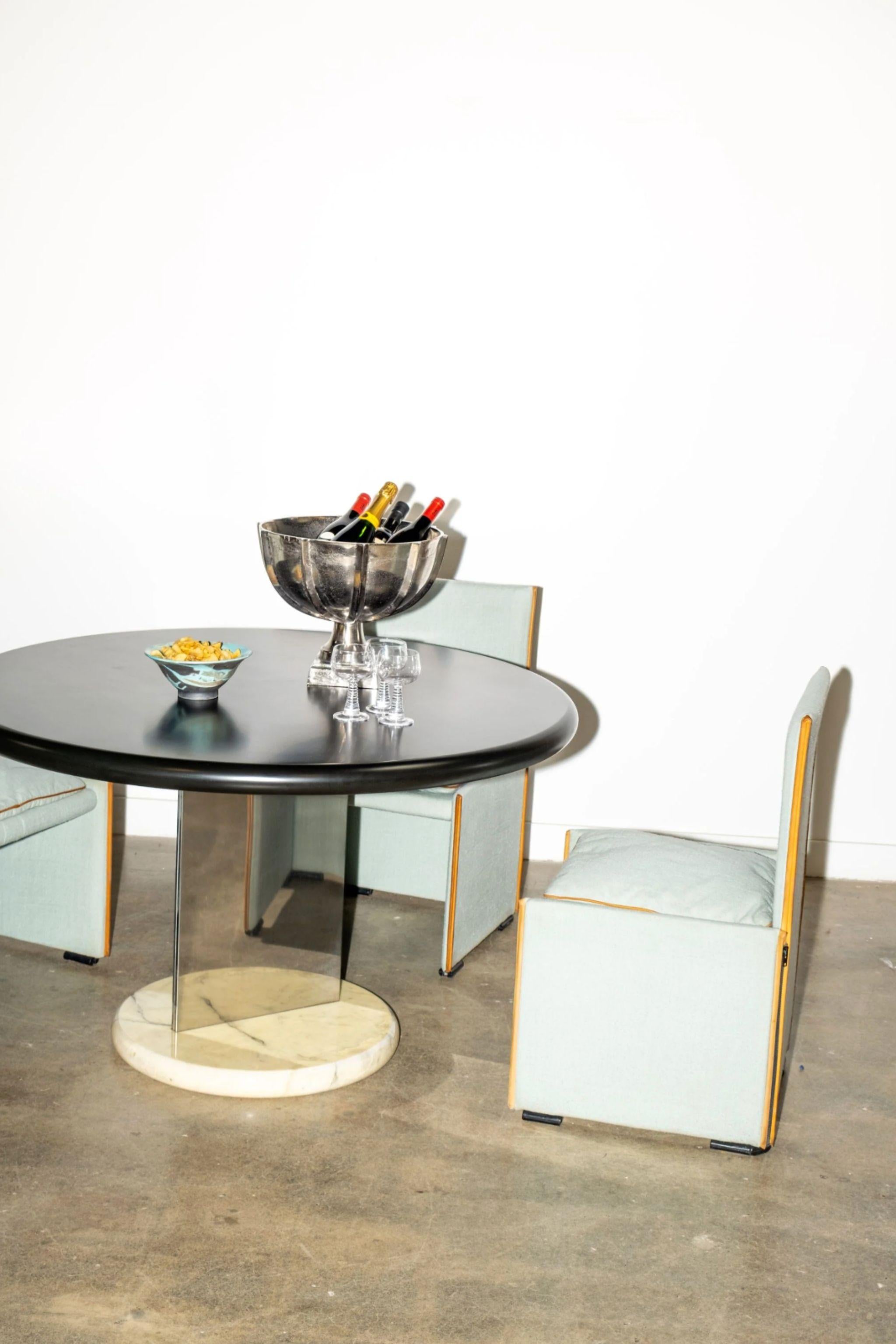 Postmoderne Table de salle à manger italienne des années 1970 avec base en marbre par Giotto Stoppino en vente