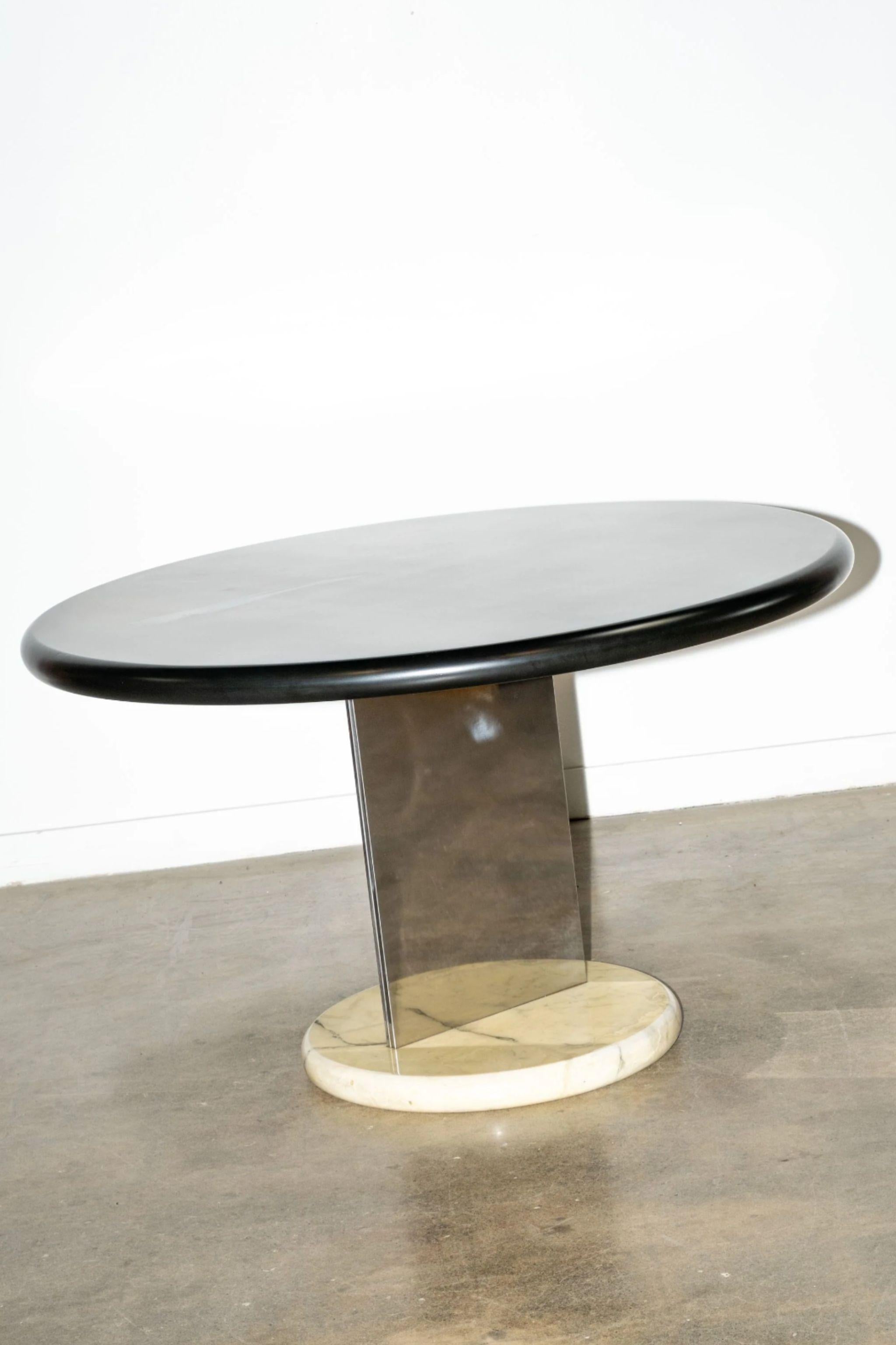 Acier Table de salle à manger italienne des années 1970 avec base en marbre par Giotto Stoppino en vente