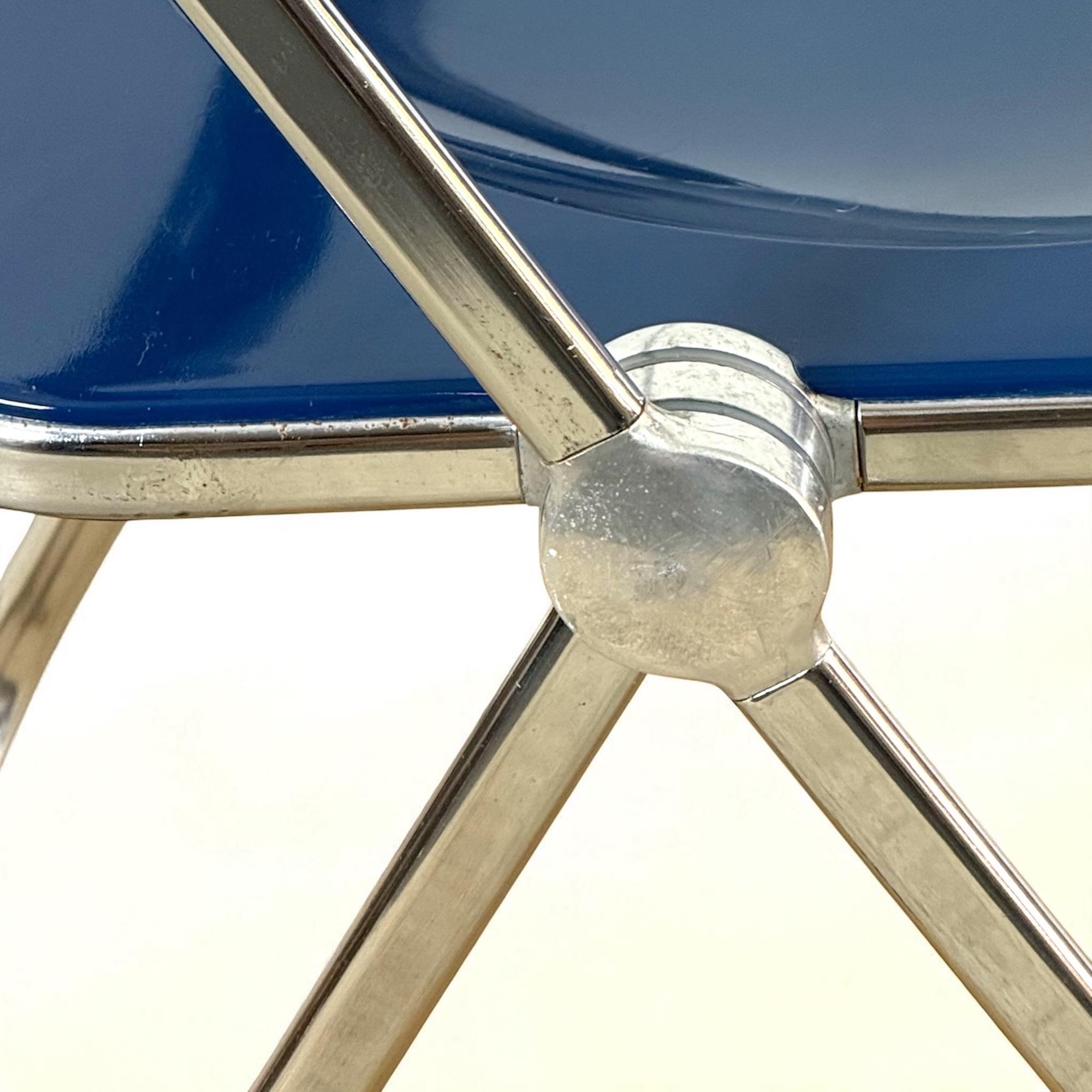 Silla plegable italiana Plia azul de los años 70 por Giancarlo Piretti para Castelli en Bueno estado para la venta en San Benedetto Del Tronto, IT