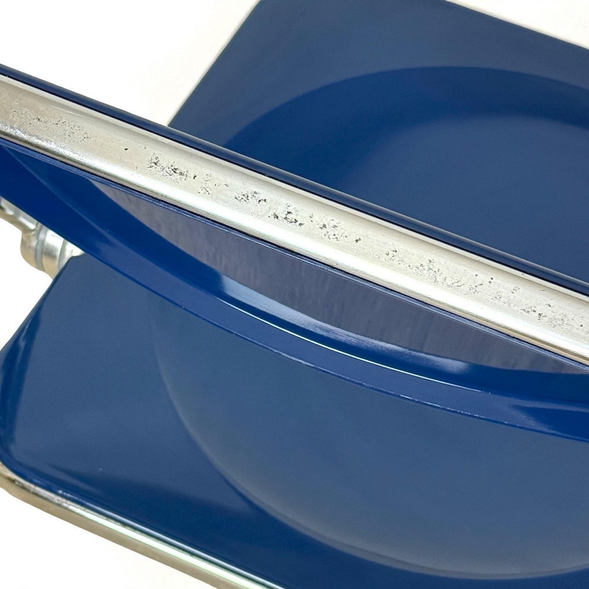 Silla plegable italiana Plia azul de los años 70 por Giancarlo Piretti para Castelli Aluminio en venta