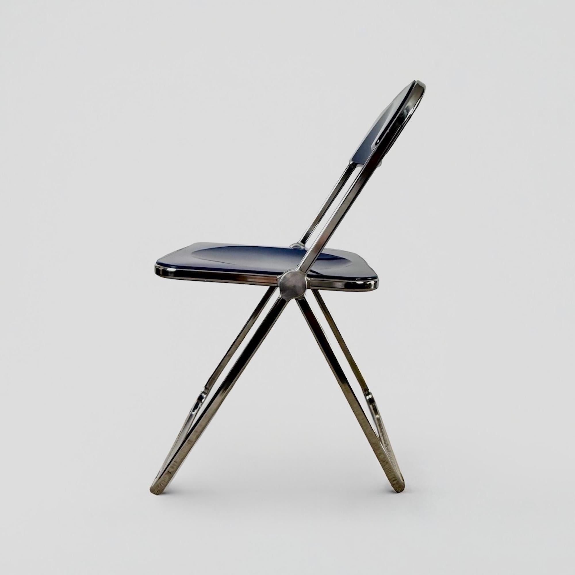 Silla plegable italiana Plia azul de los años 70 por Giancarlo Piretti para Castelli en venta 2
