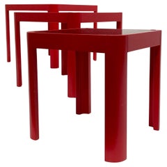 Stapeltische im italienischen Porada-Stil der 1970er Jahre aus rot lackierter Esche und Rauchglas