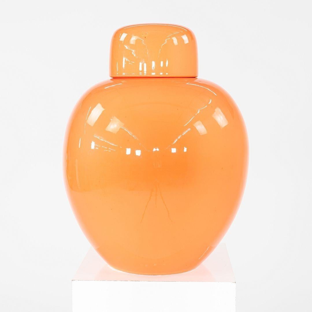 Italiano Vaso in porcellana italiana degli anni '70 con top in coordinato in vendita
