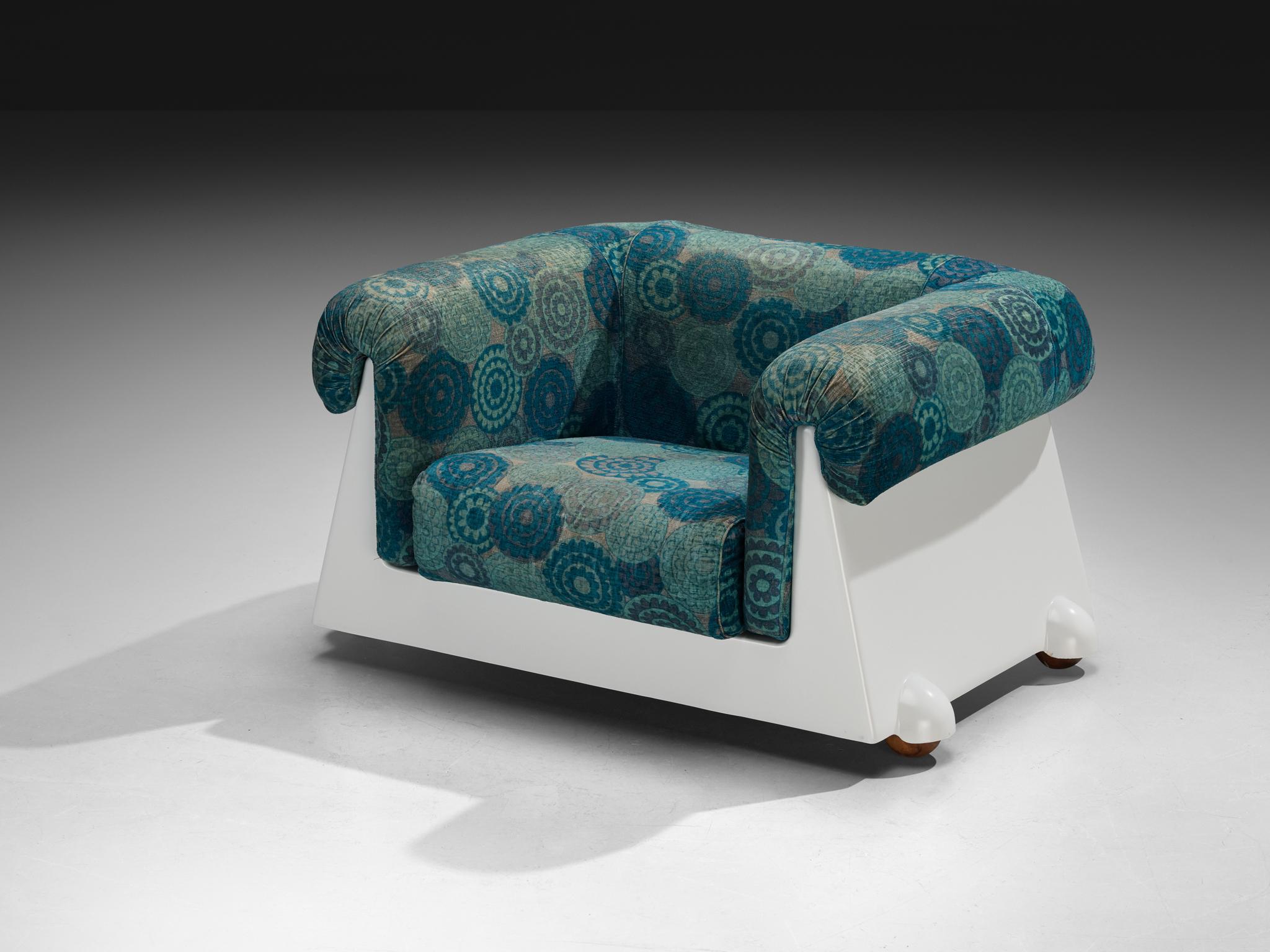 Lounge chair, fabric, fiberglass, Italy, 1970s

This exquisite armchair, crafted with a fiberglass base in Italy, embody the post-modern spirit of the 1970s. The frames are made from white fiberglass, a material greatly used during the era for its