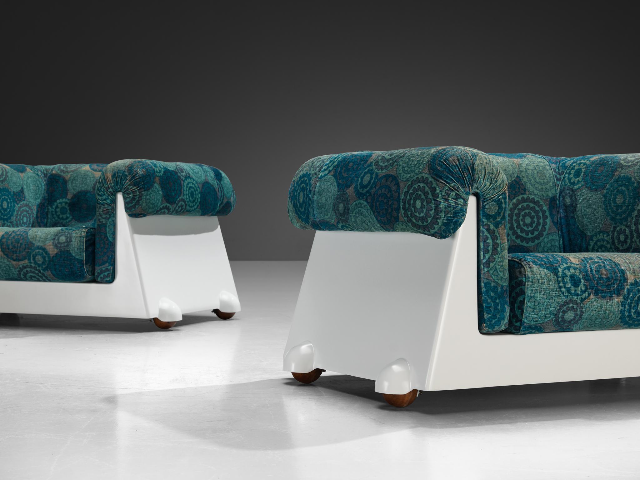 1970er Jahre Italienische postmoderne Loungesessel aus weißem Fiberglass (Postmoderne) im Angebot