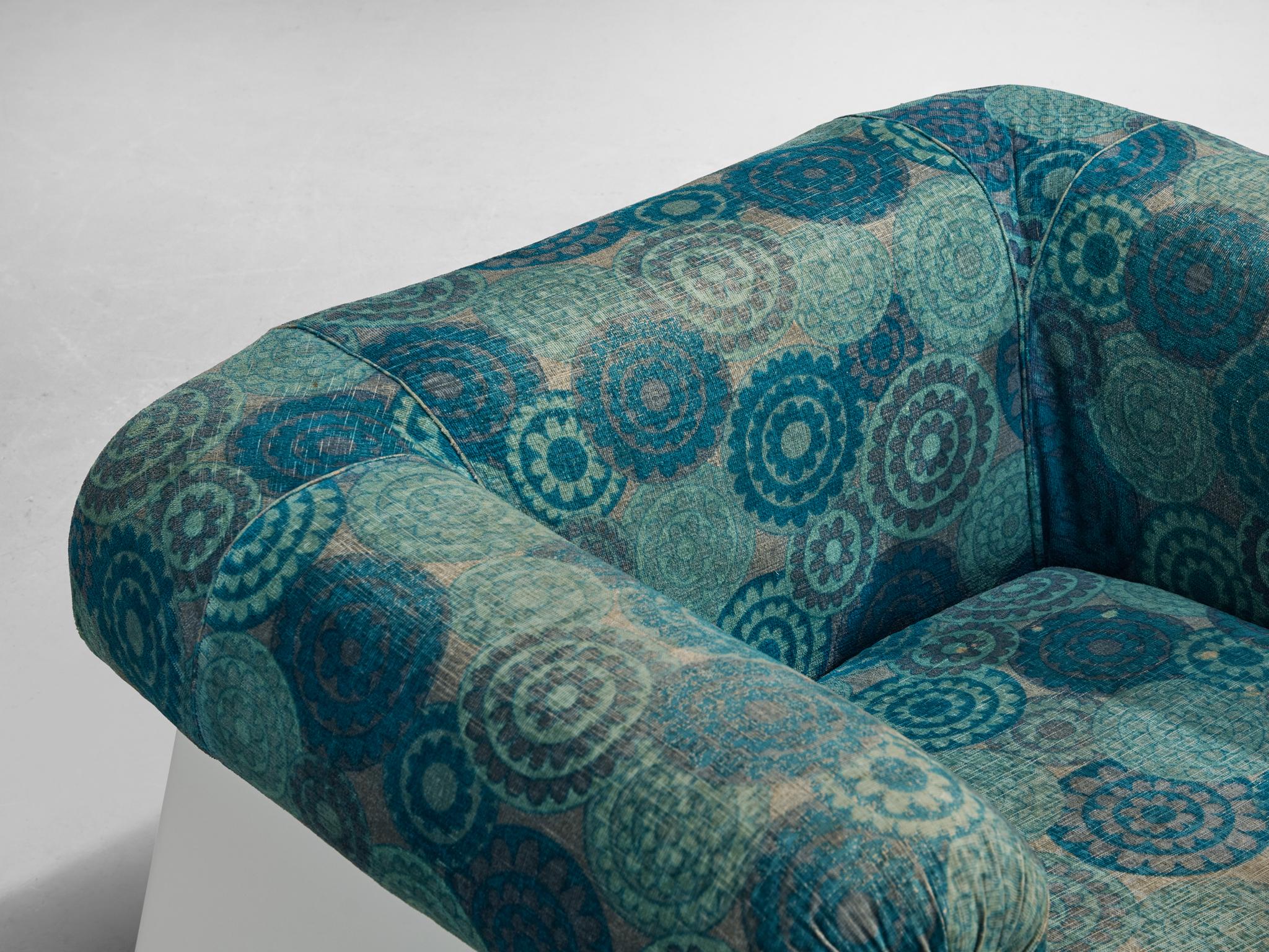 1970er Jahre Italienische postmoderne Loungesessel aus weißem Fiberglass (Stoff) im Angebot