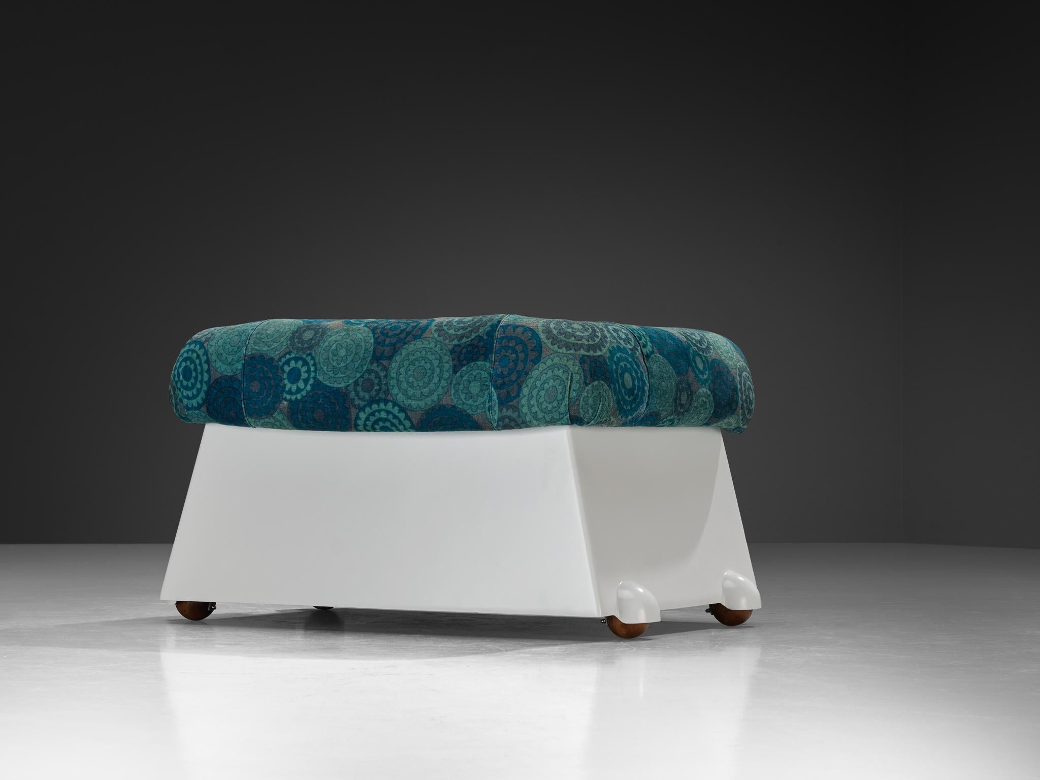 1970er Jahre Italienische postmoderne Loungesessel aus weißem Fiberglass im Angebot 2
