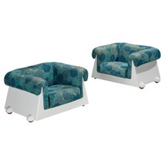 1970s Italian Post-Modern Pair of Lounge Chairs in White Fiberglass