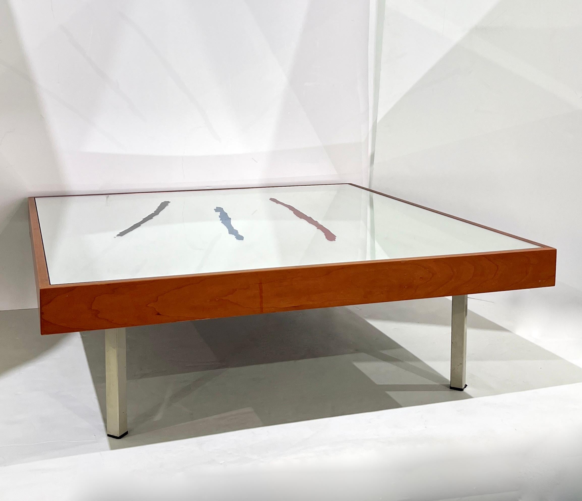 Paire de tables basses postmodernes italiennes des années 1970 en bois de cerisier églomisé avec miroir  en vente 2