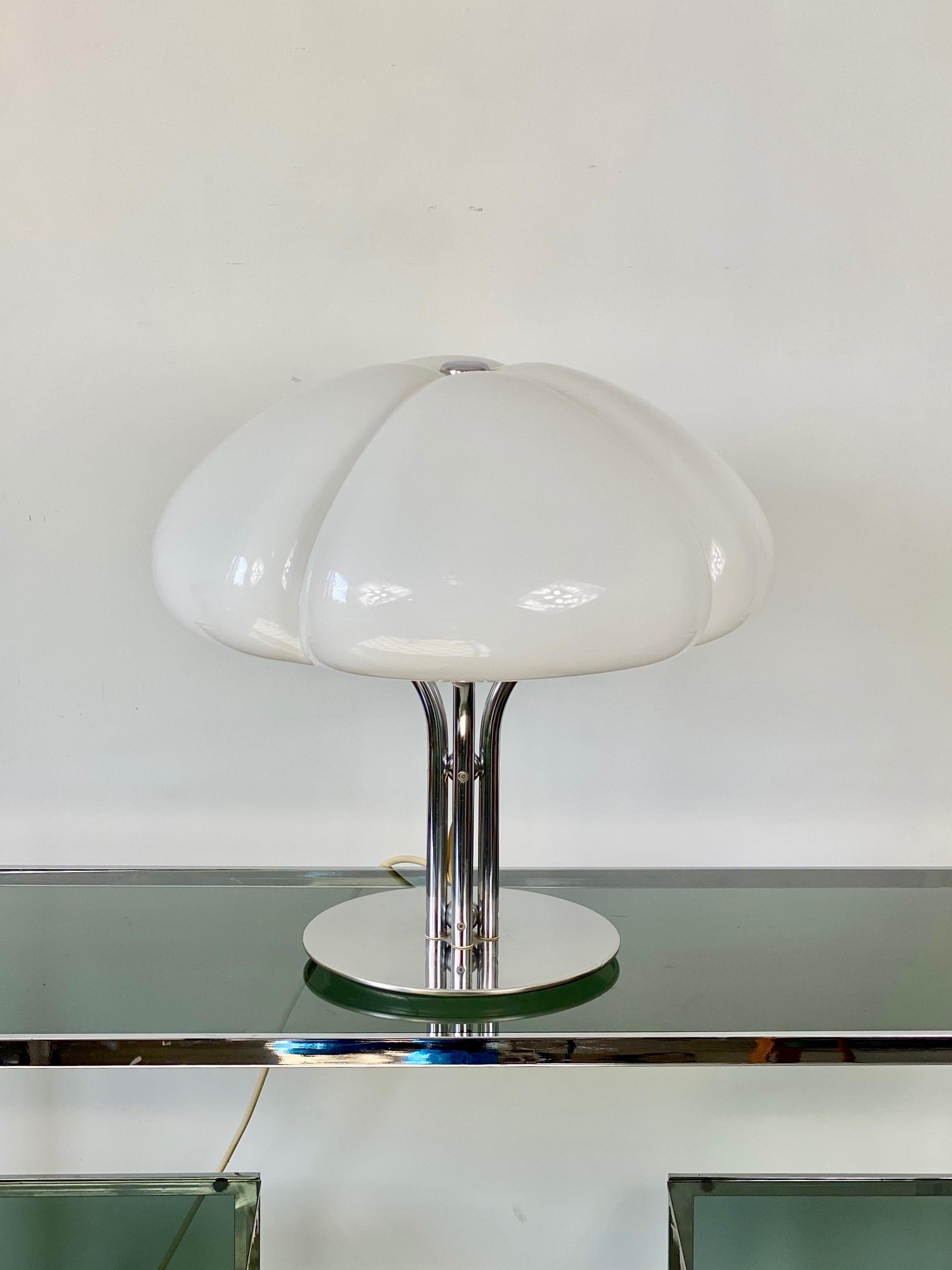 lampe de table italienne Quadrifoglio des années 1970 par Gae Aulenti pour Harvey Guzzini 1