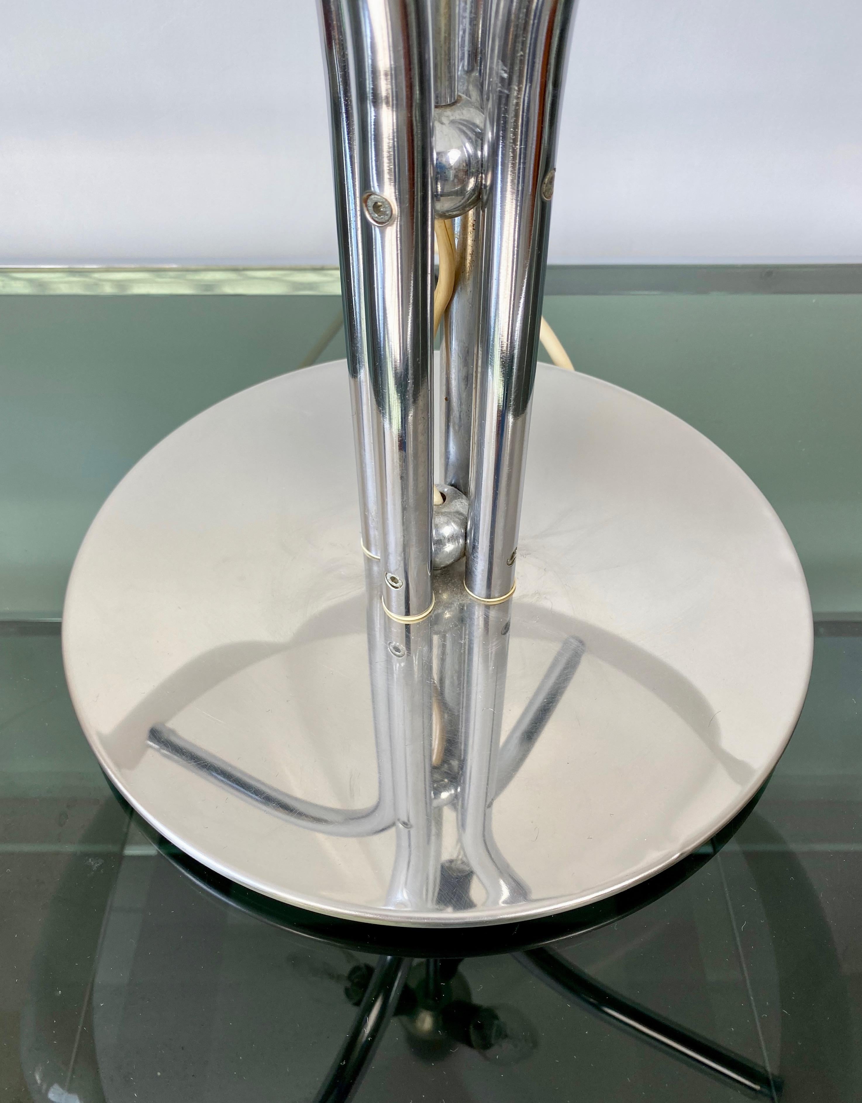 lampe de table italienne Quadrifoglio des années 1970 par Gae Aulenti pour Harvey Guzzini 2