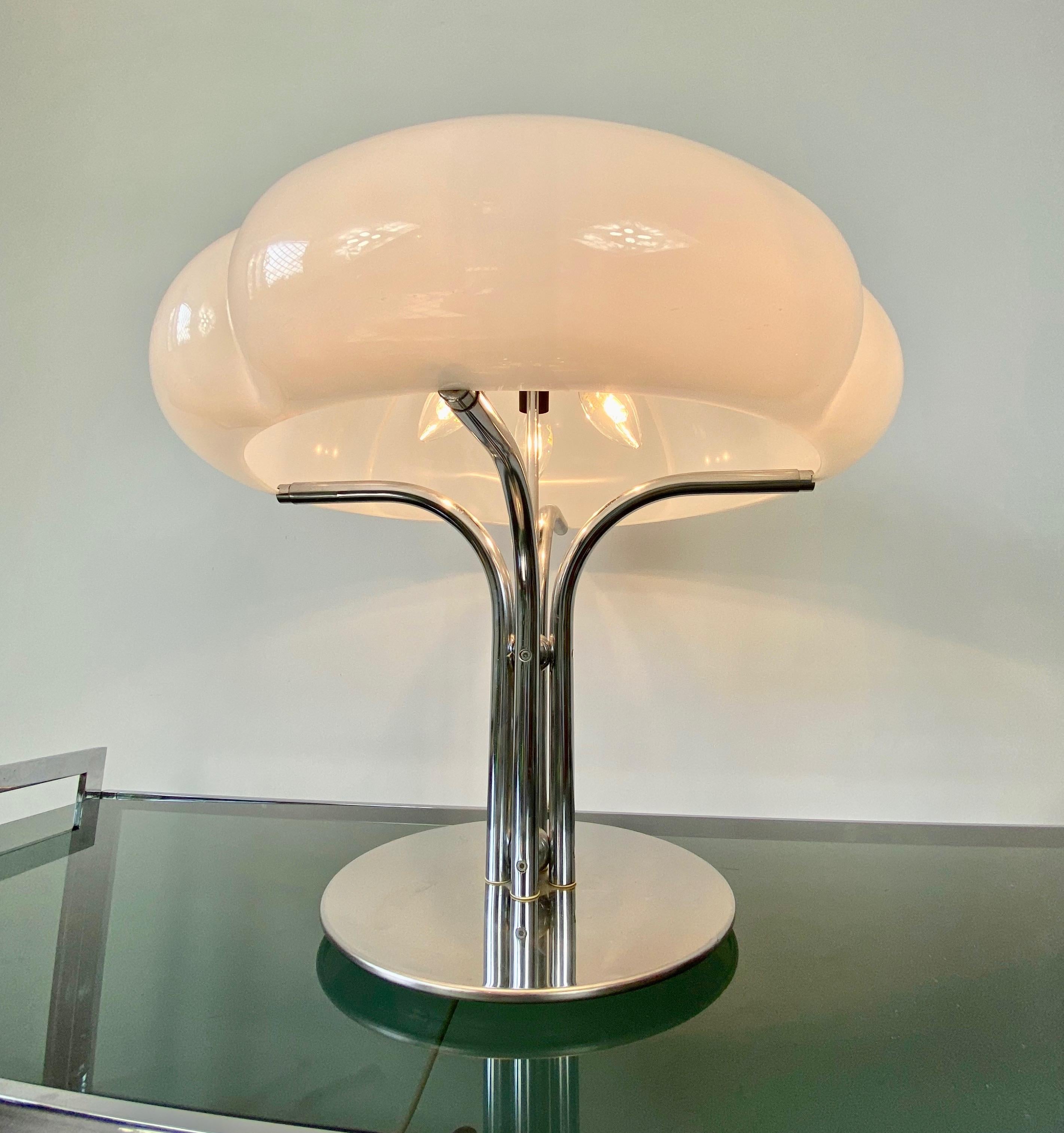 Mid-Century Modern lampe de table italienne Quadrifoglio des années 1970 par Gae Aulenti pour Harvey Guzzini