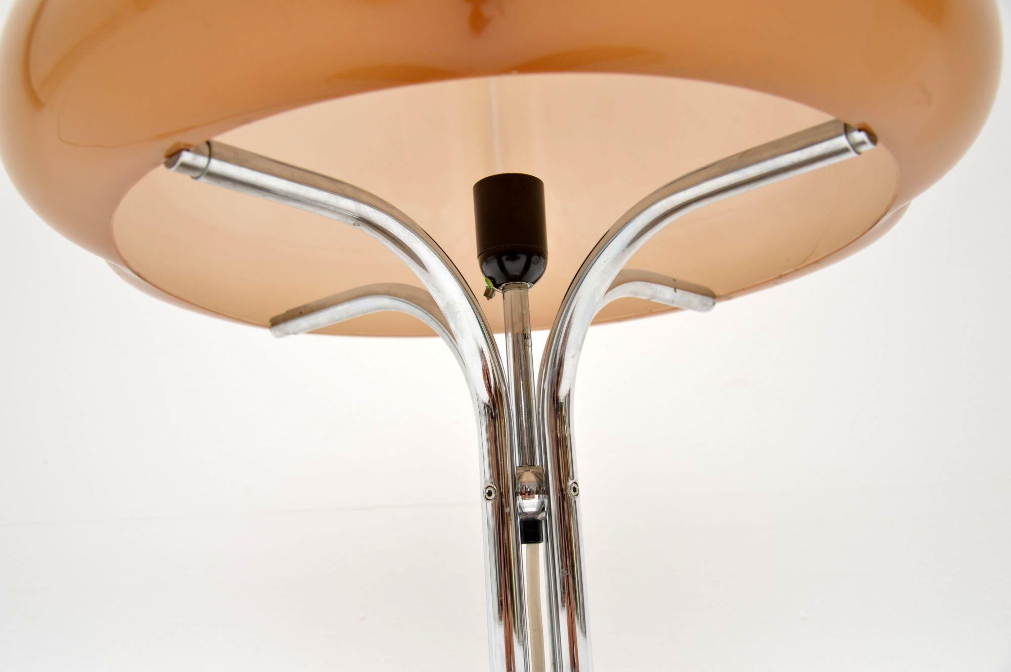 lampe de table italienne Quadrifoglio des années 1970 par Gae Aulenti pour Harvey Guzzini 1