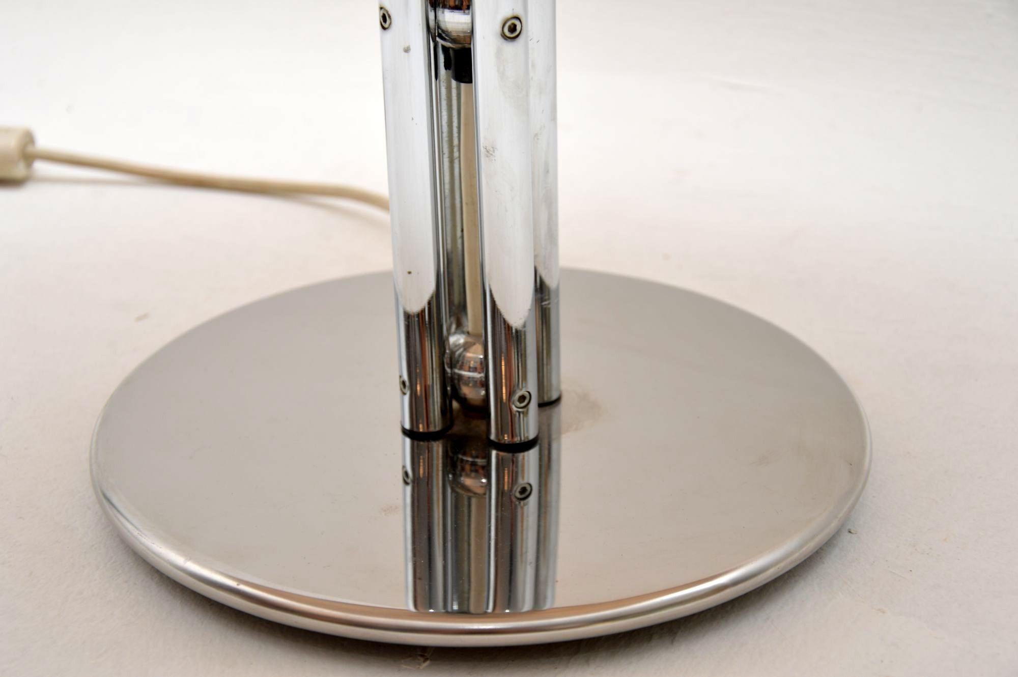 Lampe de table italienne Quadrifoglio des années 1970 par Gae Aulenti pour Harvey Guzzini 2