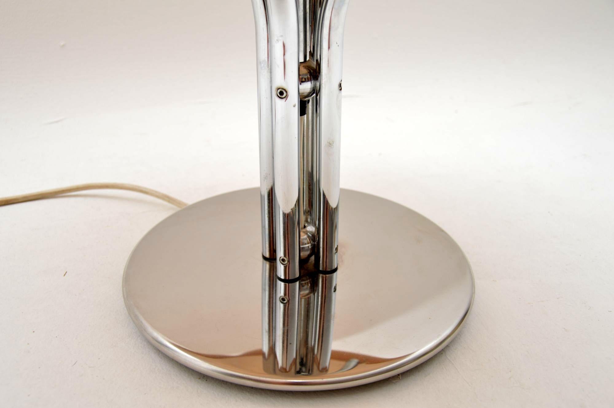 lampe de table italienne Quadrifoglio des années 1970 par Gae Aulenti pour Harvey Guzzini 3