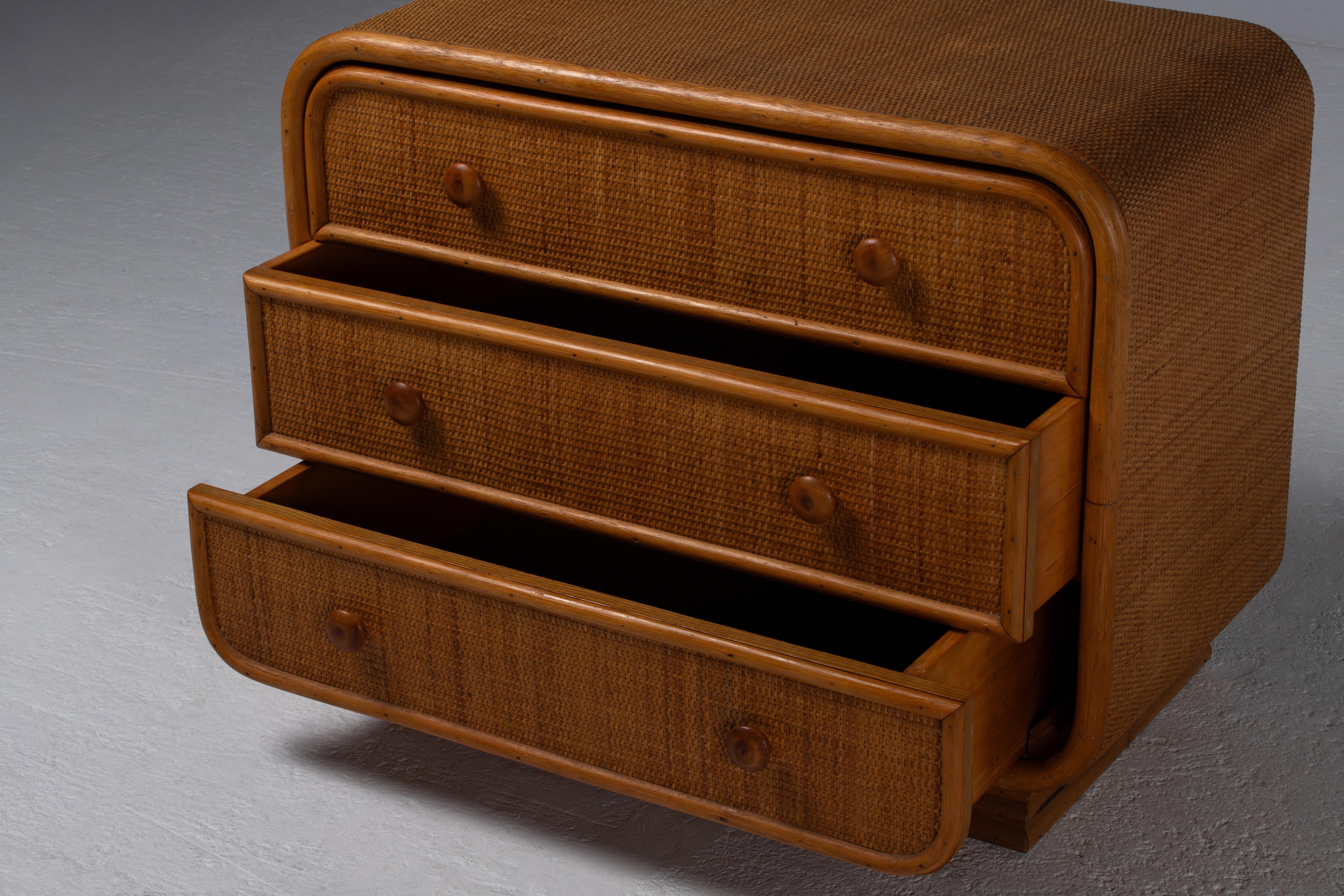 Italienische Kommode aus Rattan und Bambus aus den 1970er Jahren - Organisches modernistisches Design im Angebot 3