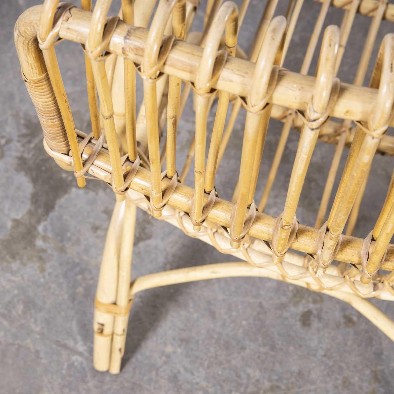 fauteuil en rotin italien des années 1970 - Franco Albini
fauteuil en rotin italien des années 1970 - Franco Albini. Nous ne pouvons pas l'attribuer à une quelconque documentation, mais le design et la qualité de la construction nous laissent