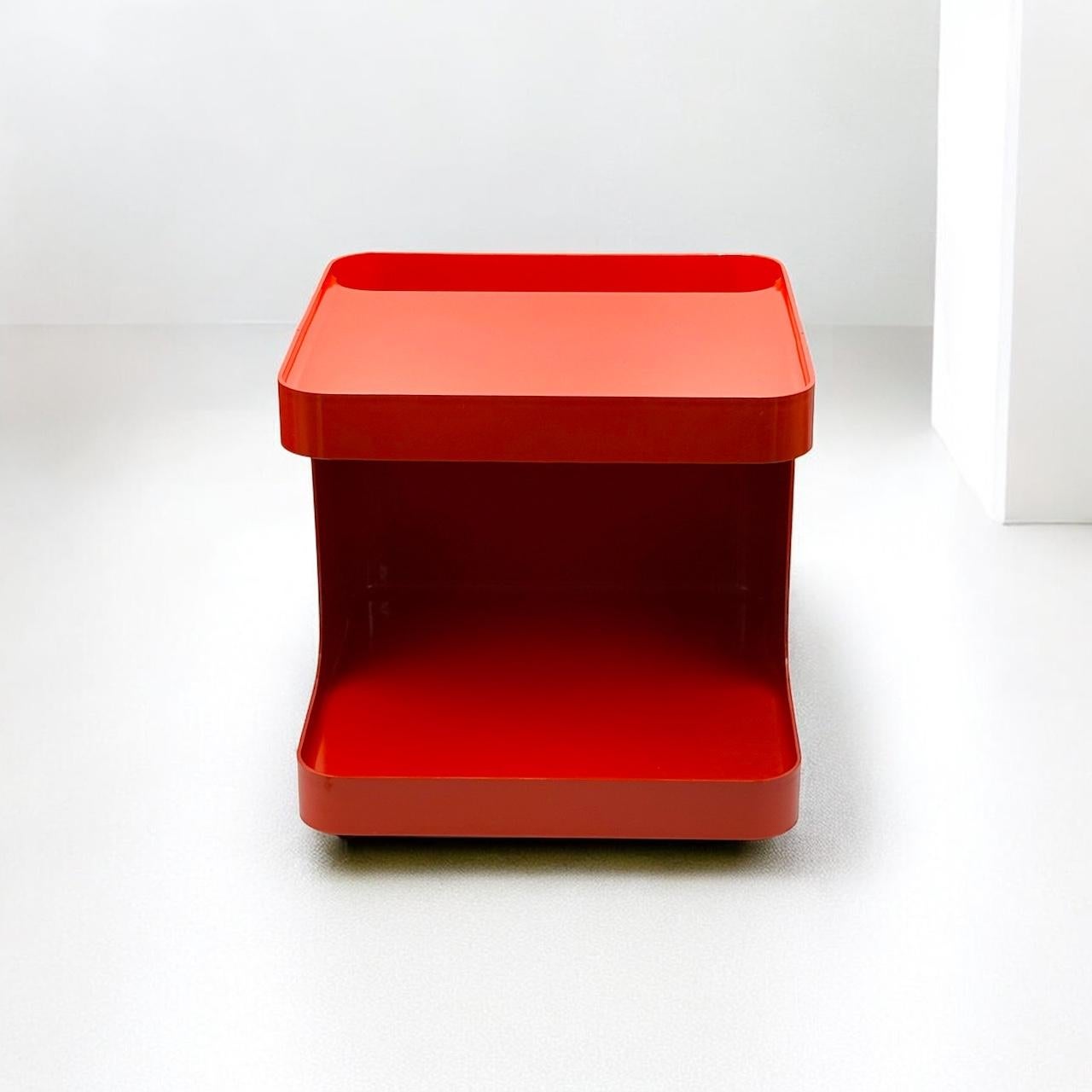 Ère spatiale 1970 Italian Red Space AGE Bar Cart by M. I-One for Longato, Novodur en vente
