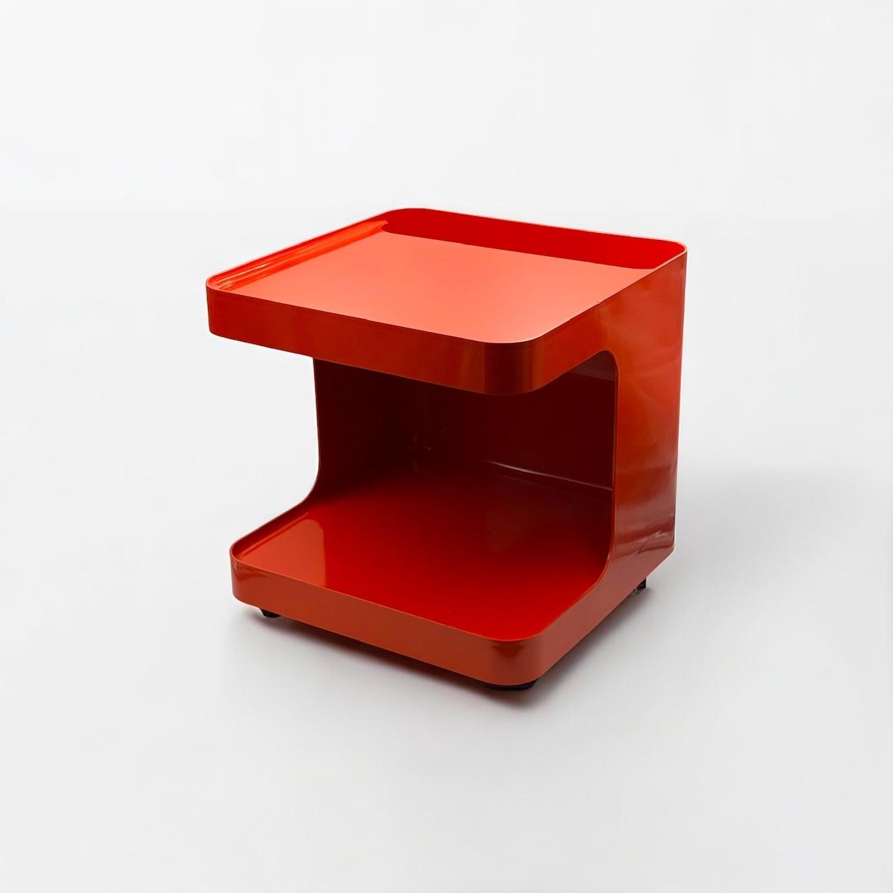 1970 Italian Red Space AGE Bar Cart by M. I-One for Longato, Novodur État moyen - En vente à San Benedetto Del Tronto, IT