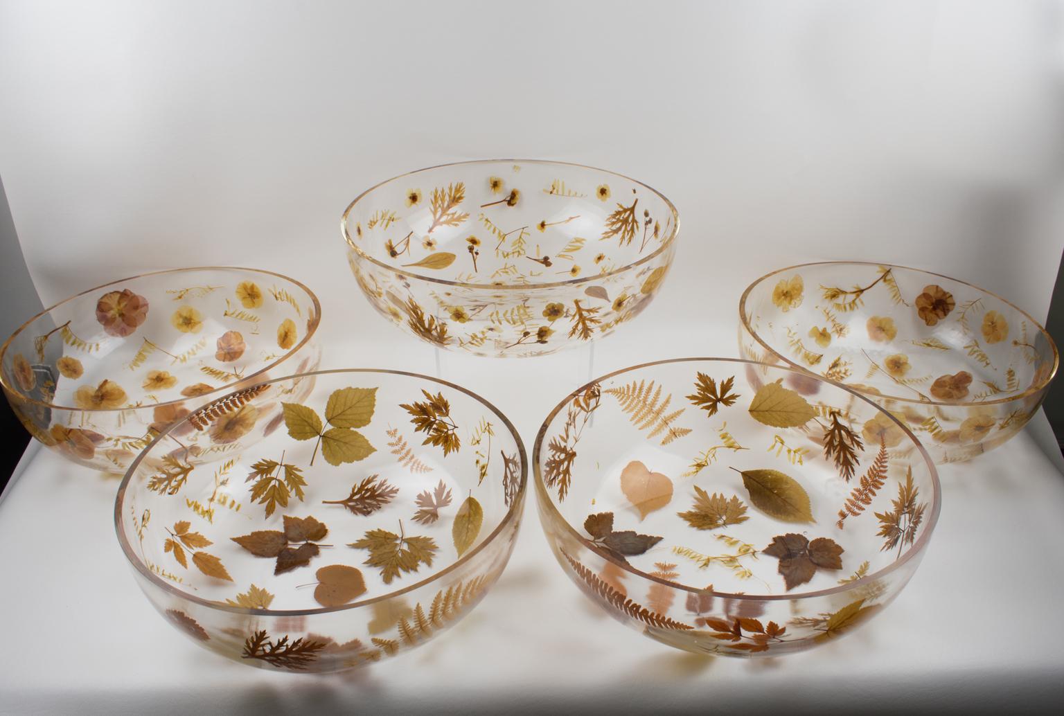 1970s Italian Resin Bowl Centerpiece with Leaves and Flowers Inclusions 1