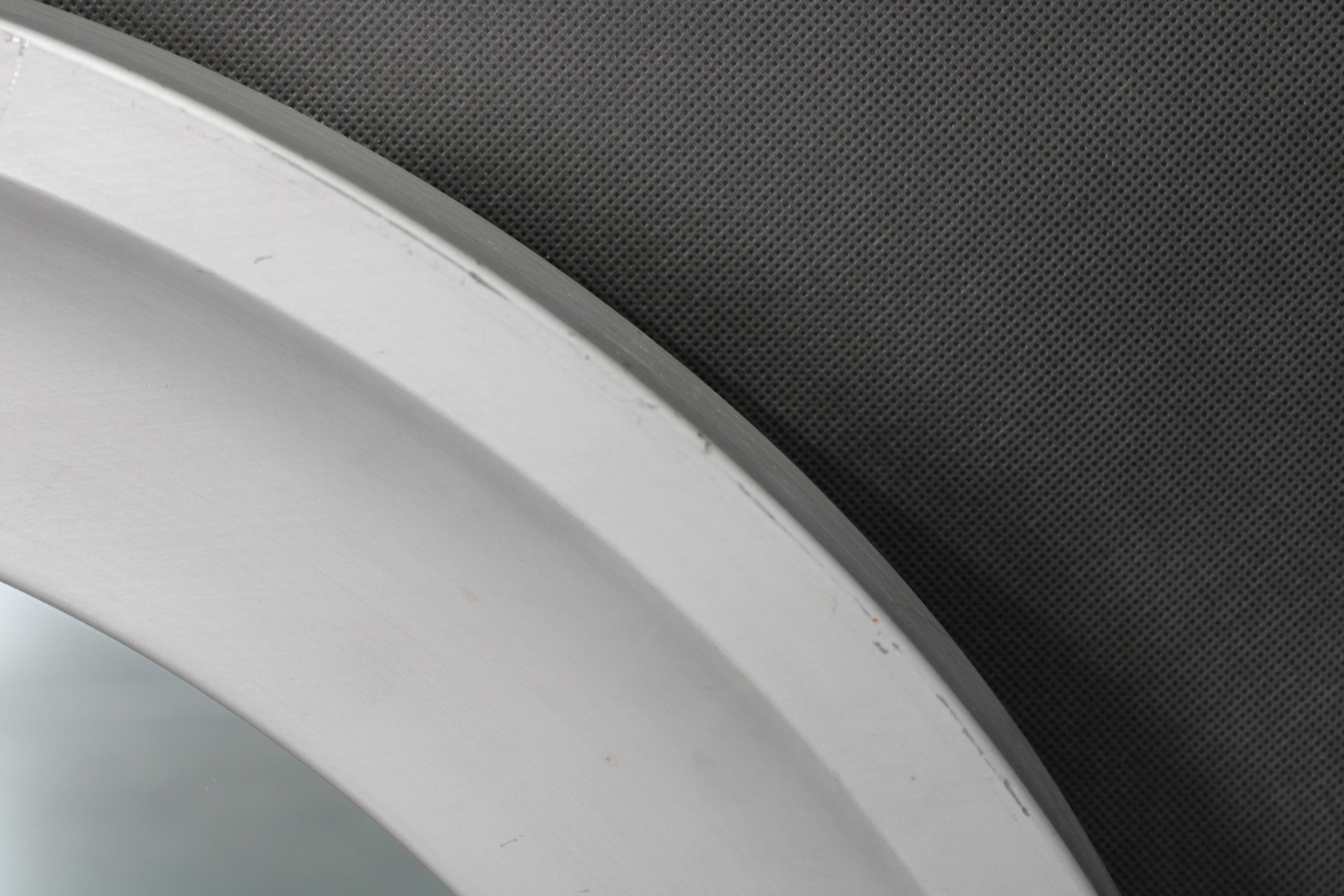 Miroir rond en aluminium italien des années 1970 en vente 3