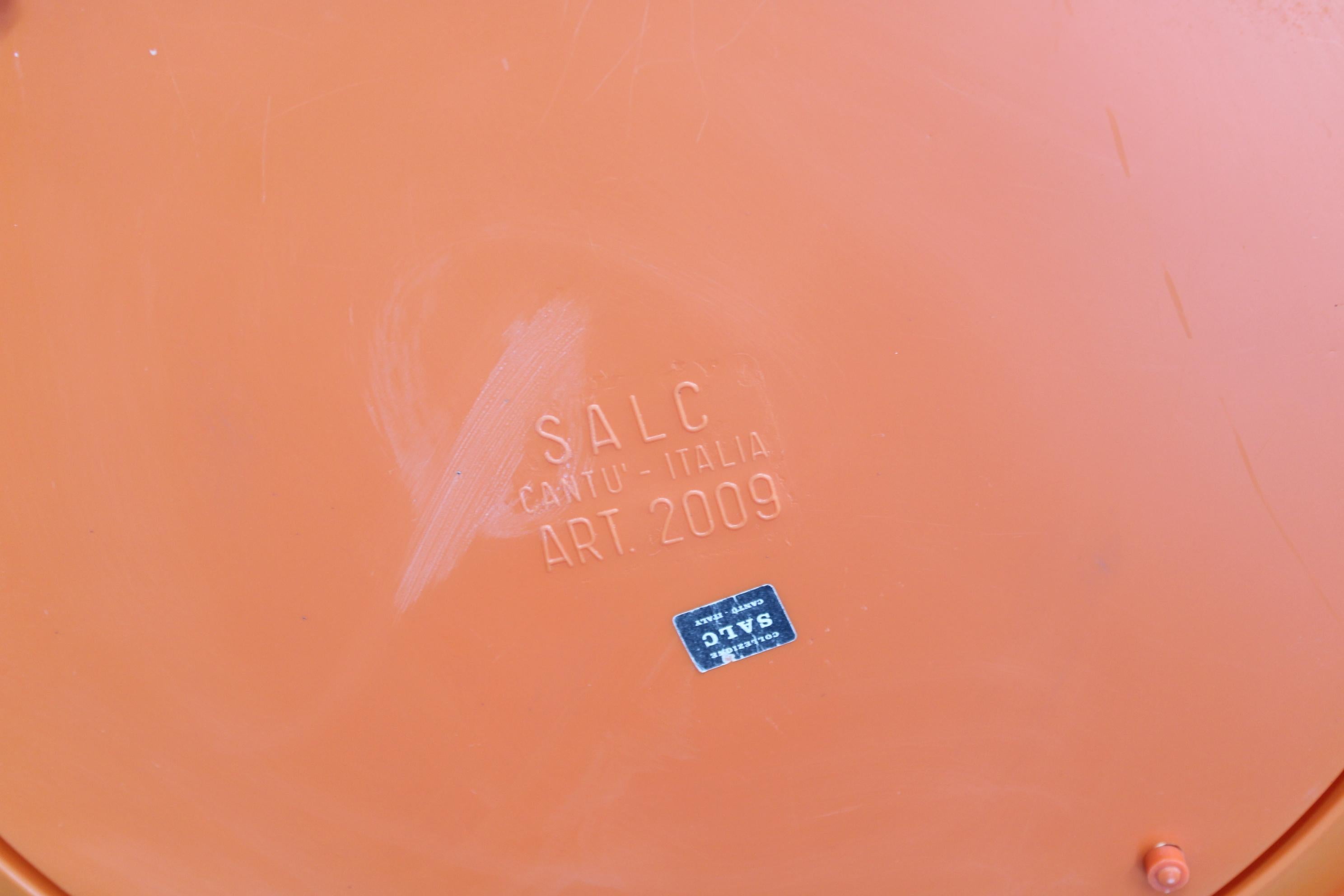 Miroir rond italien des années 1970 par Salc dans un cadre en plastique jaune/orange en vente 6