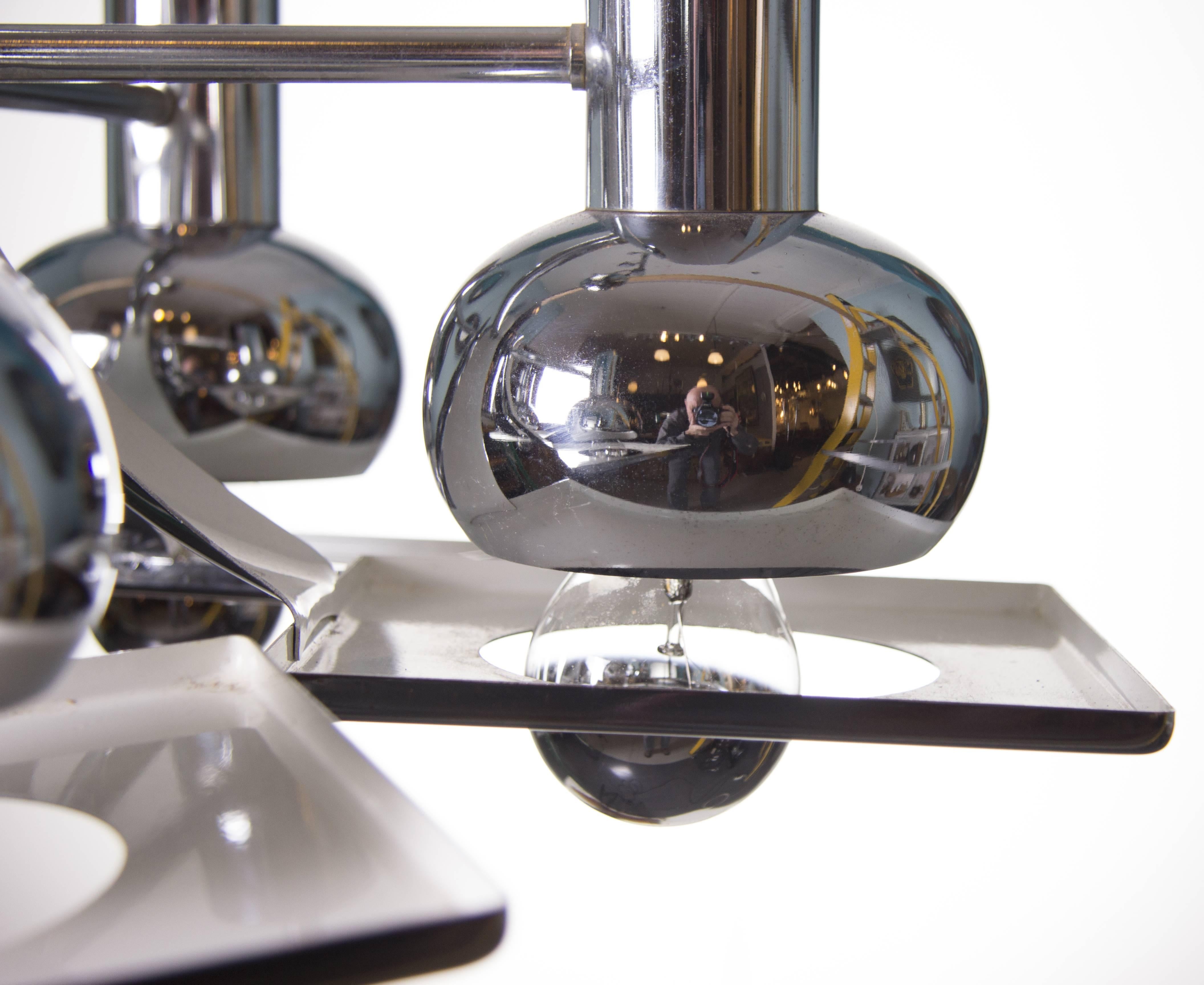 1970s Italian Sciolari Modernist Space Age Chrome-Plated Hanging Light In Excellent Condition In London, GB