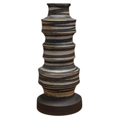 Vaso da pavimento in ceramica a fasce, stile scultoreo italiano degli anni '70