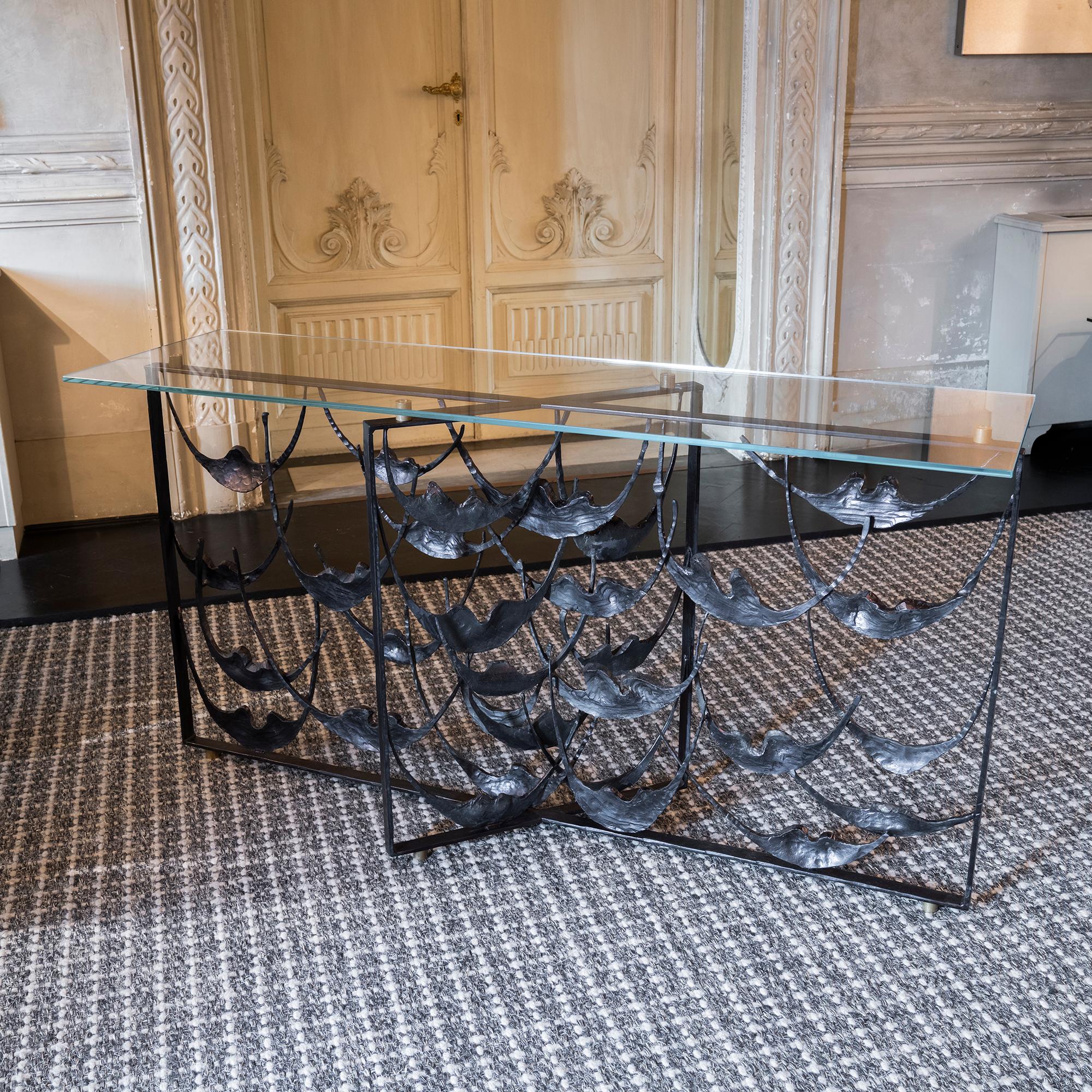 1970's Italian Sculptural Black Steel Console, Glass Top, Brass Details In Good Condition In Firenze, IT