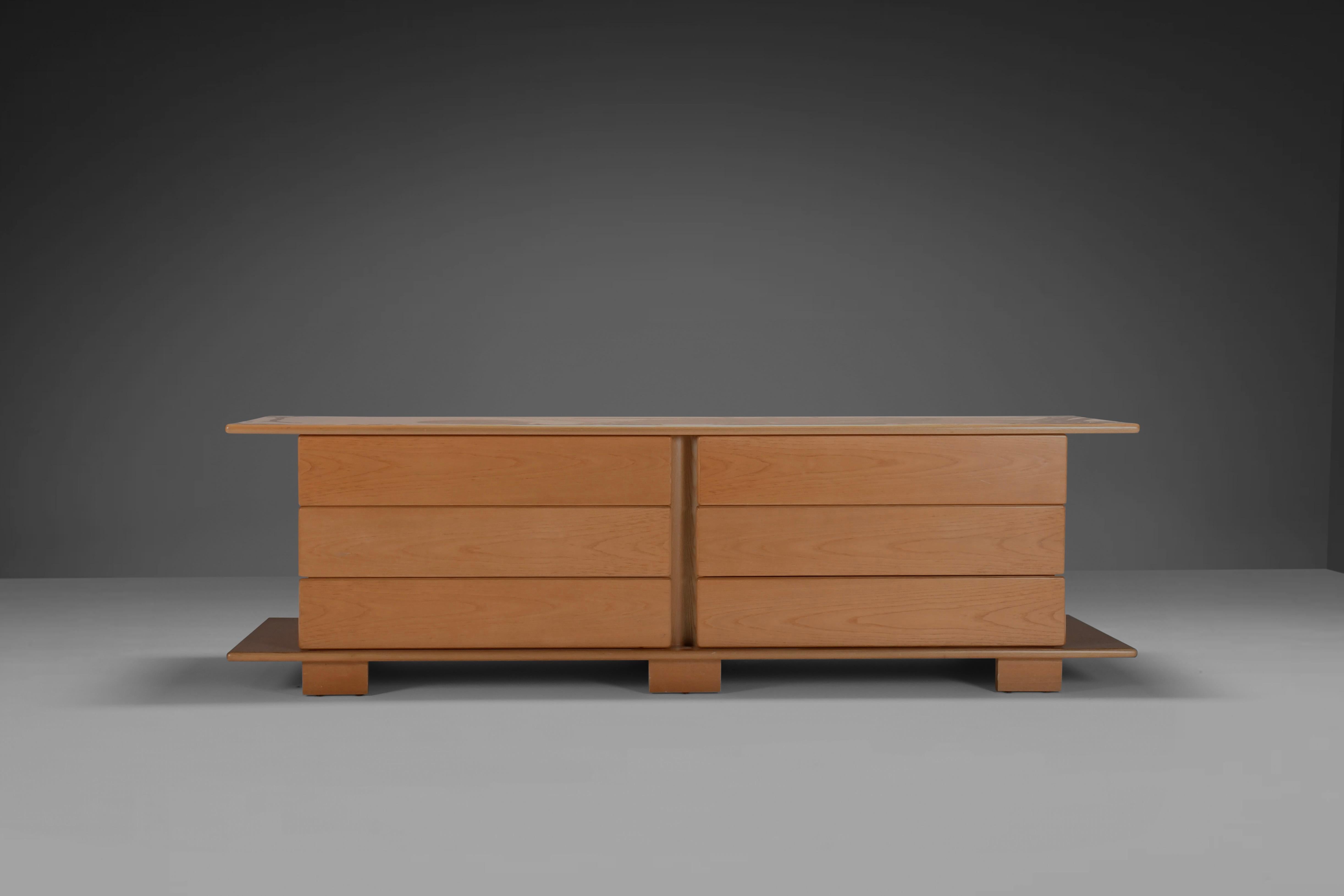 Mid-Century Modern 1970s Italian Sideboard in Beech Veneer with Six Drawers For Sale