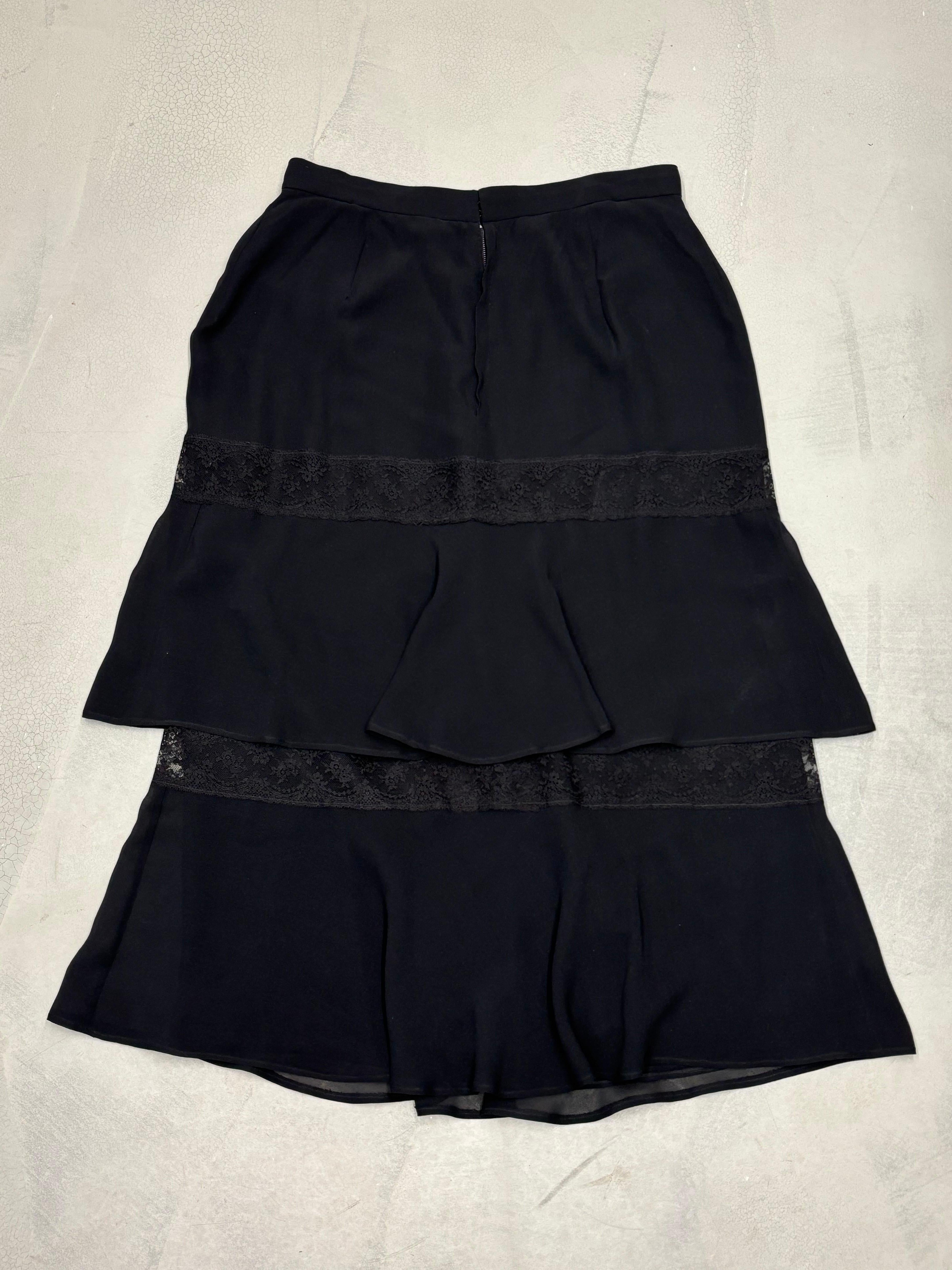 1970's Italian silk layered lace skirt In Excellent Condition For Sale In Rome, IT