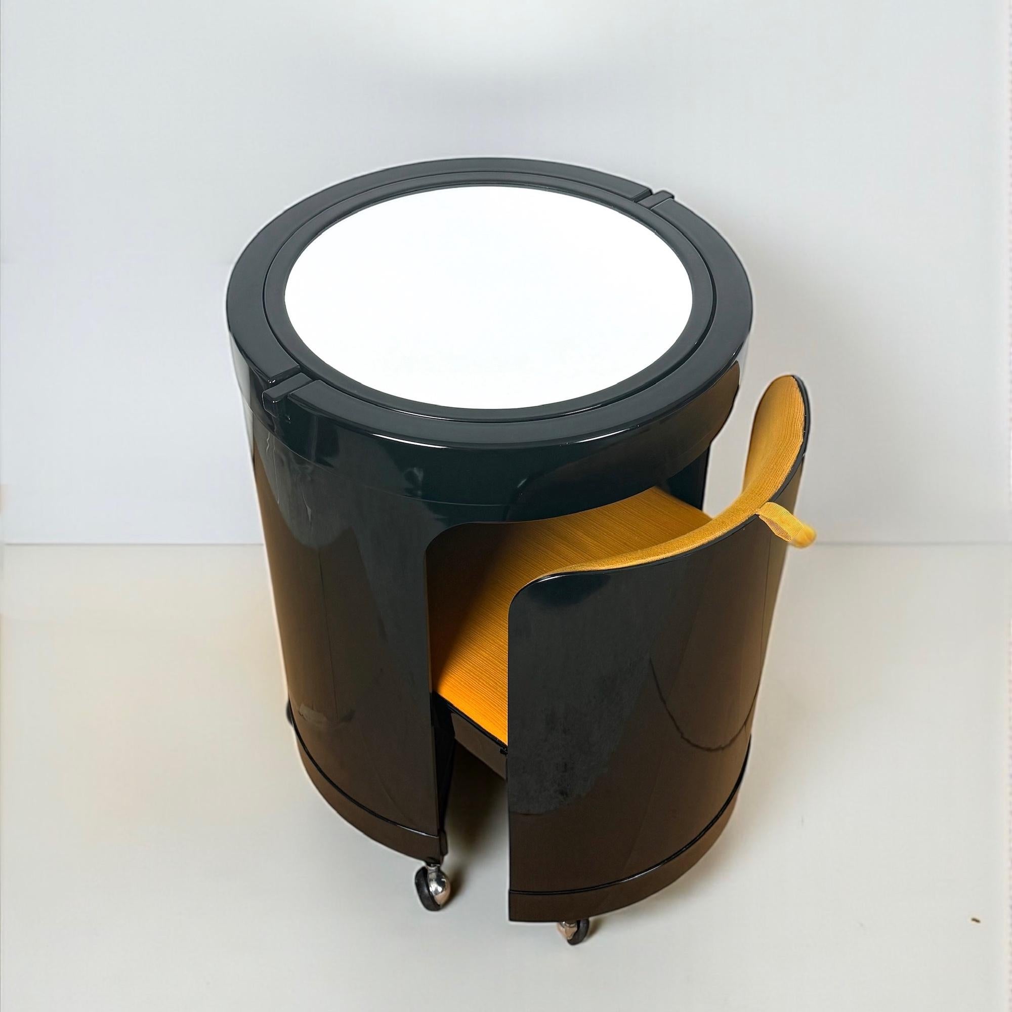 Tocador italiano Soft-Form de plástico moldeado marrón, años 70, Fanini Fain en venta 5