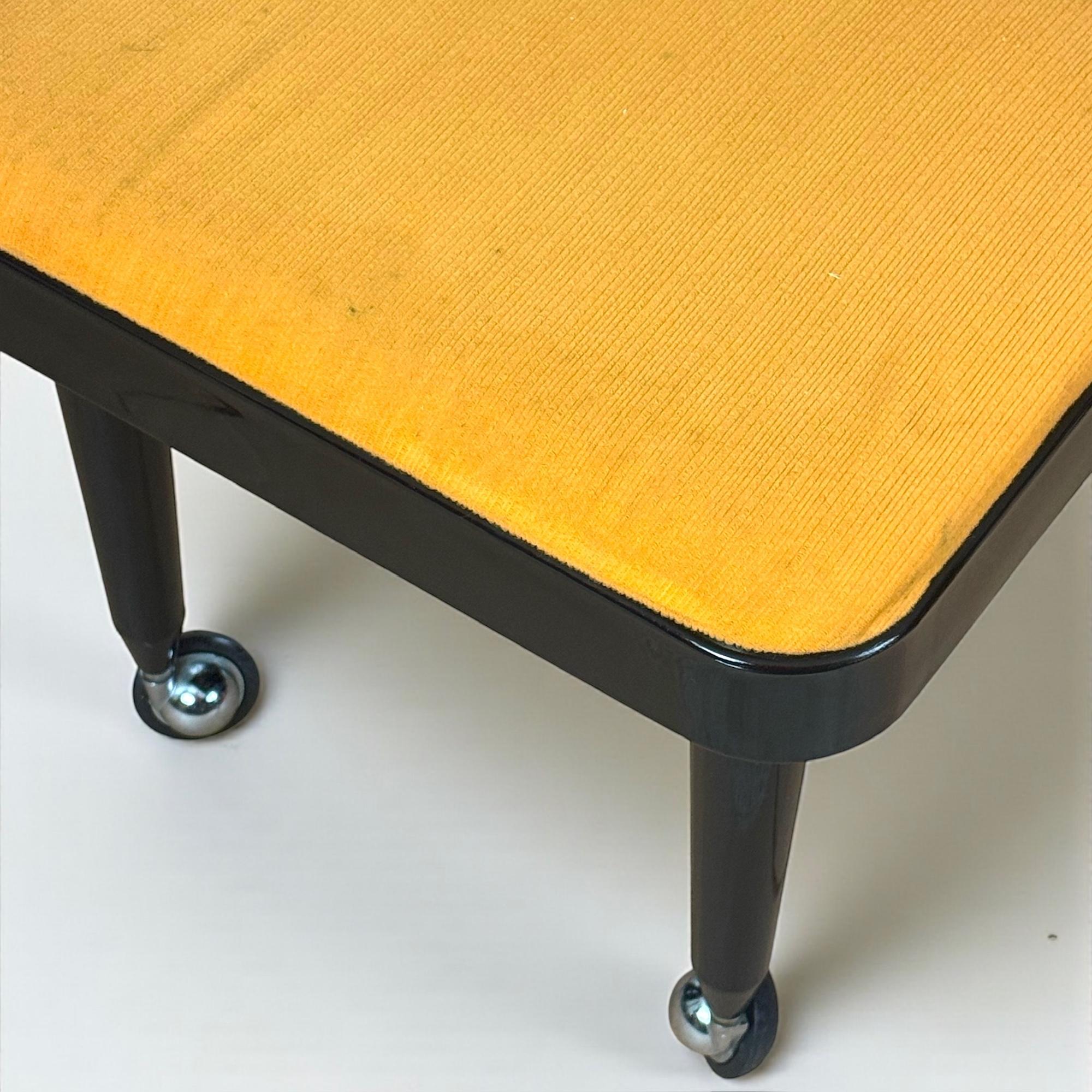 Tocador italiano Soft-Form de plástico moldeado marrón, años 70, Fanini Fain en venta 7